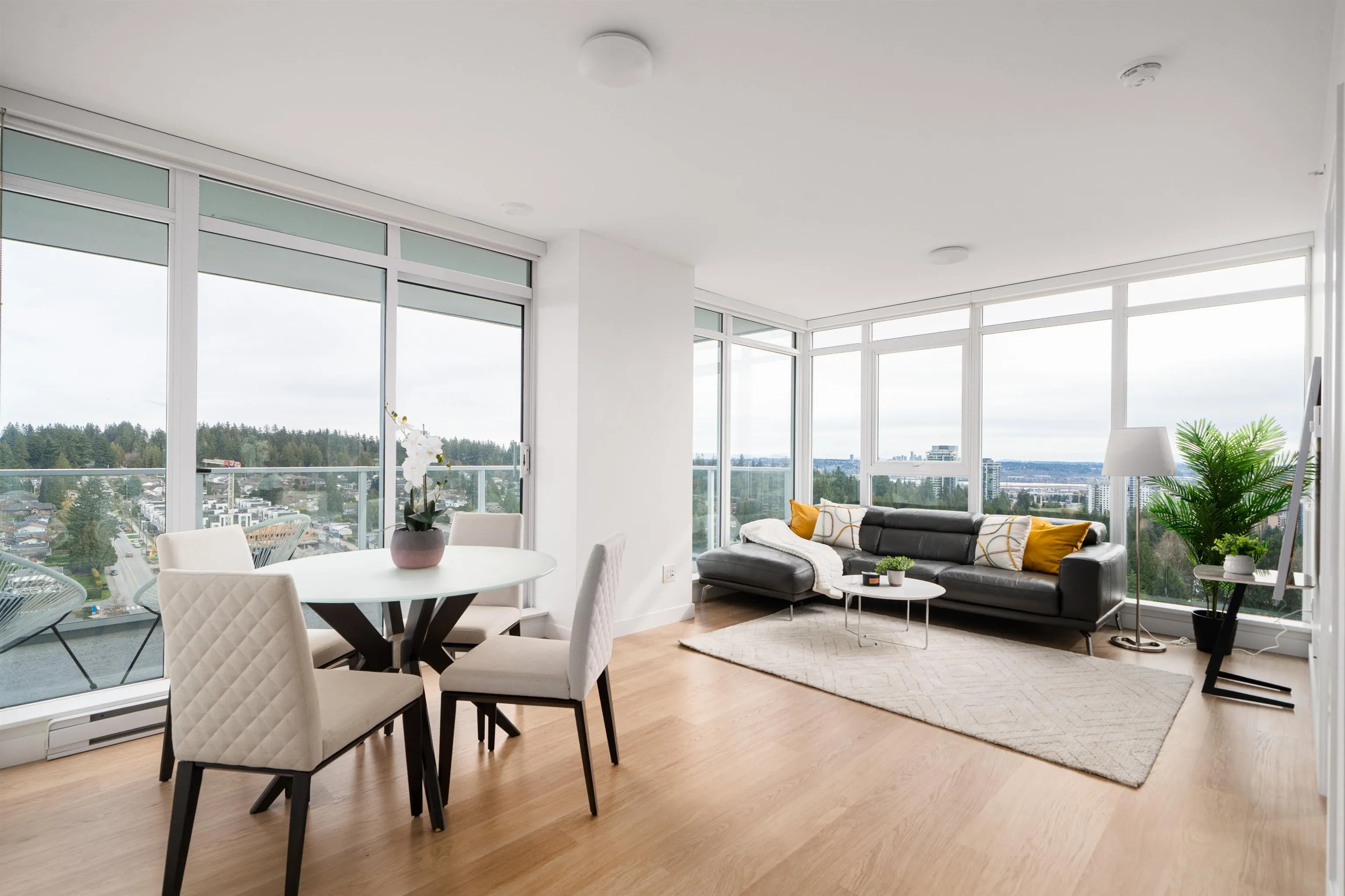 1809 525 Foster Avenue