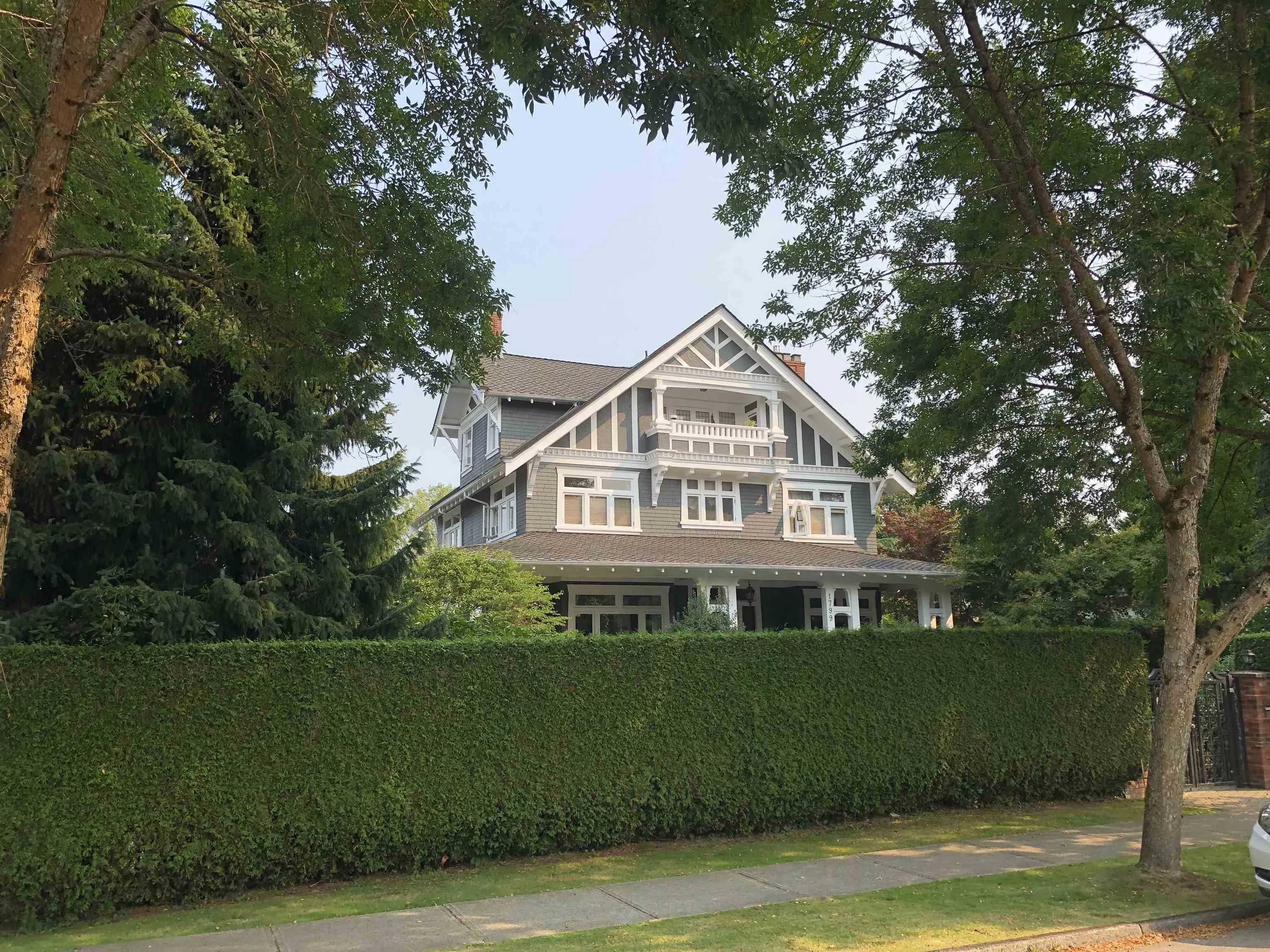 1799 Cedar Crescent