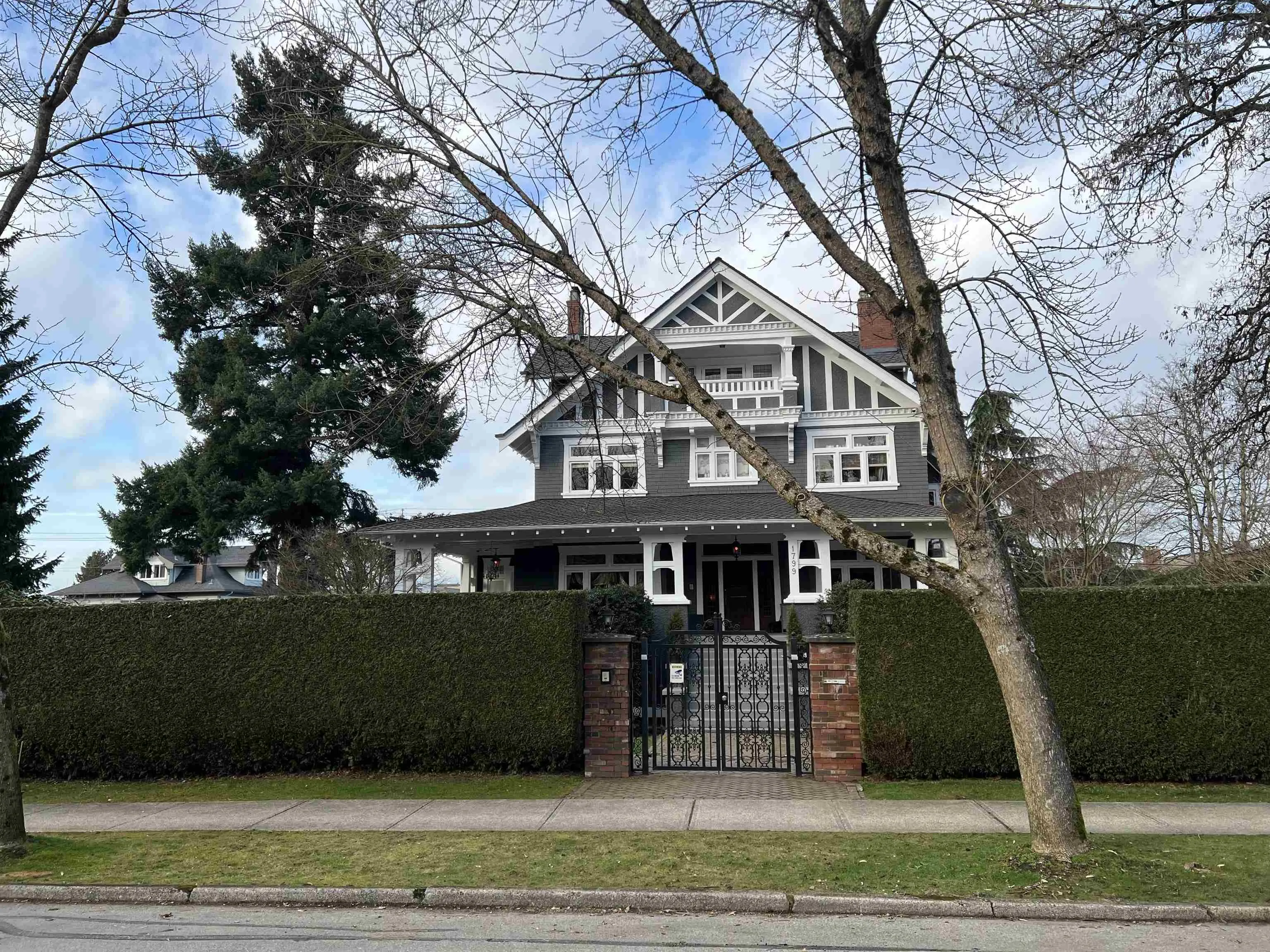 1799 Cedar Crescent