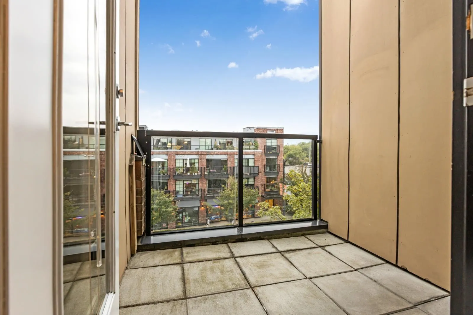 PH22 2150 E Hastings Street