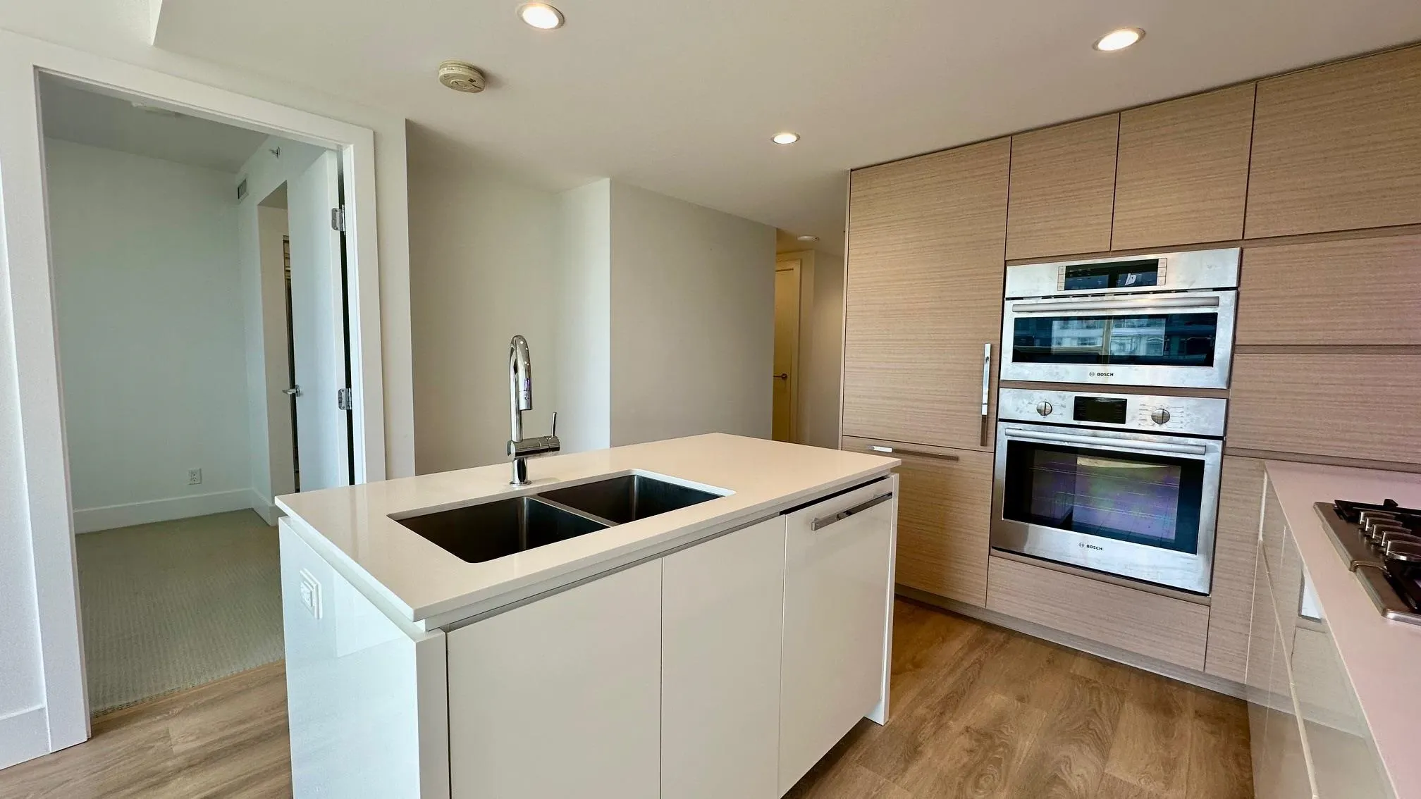 1005 5508 Hollybridge Way