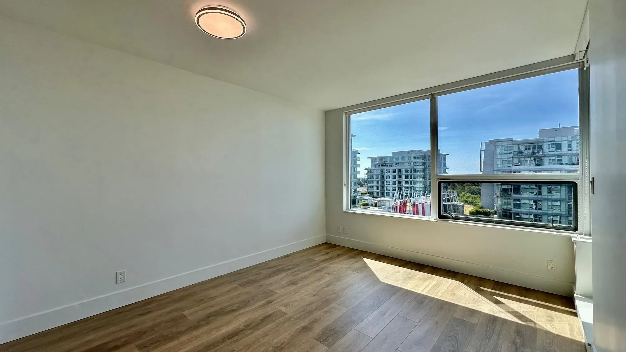 1005 5508 Hollybridge Way