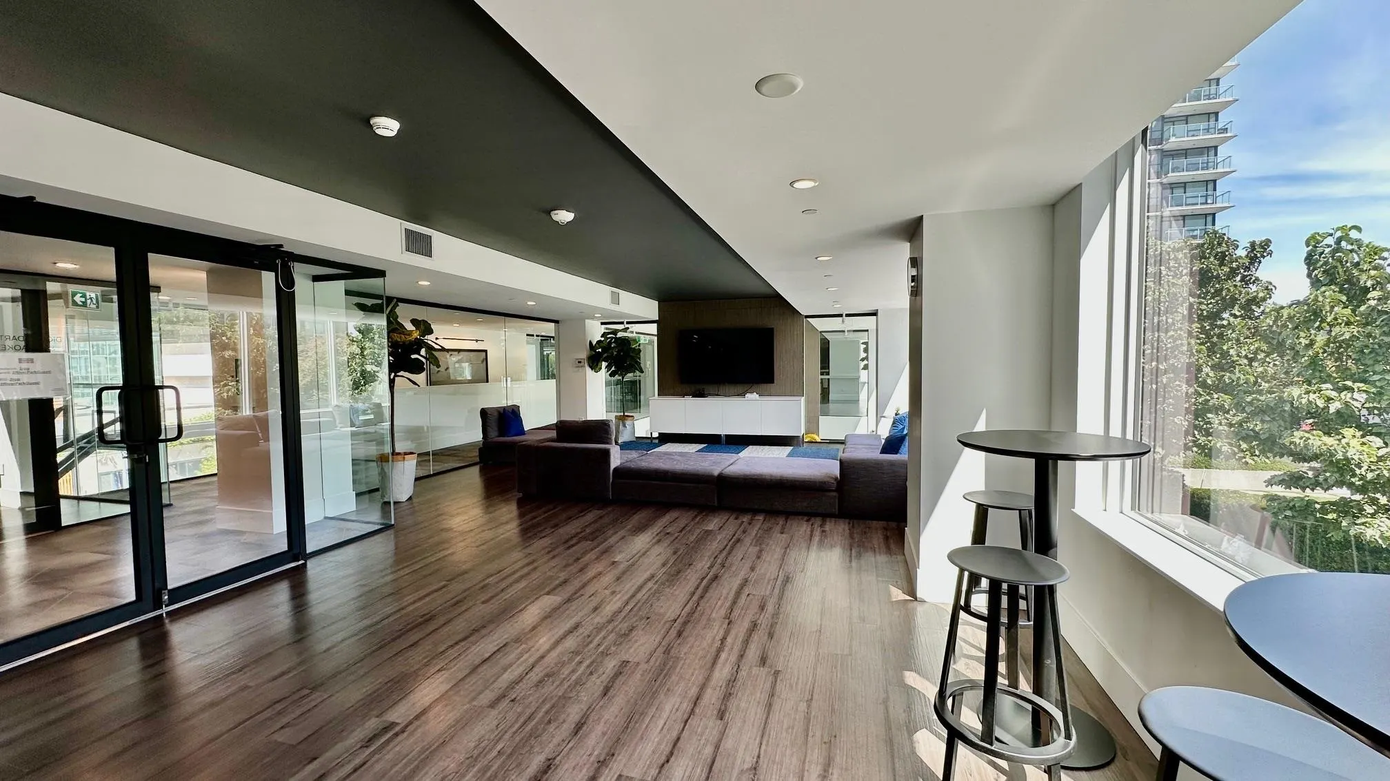 1005 5508 Hollybridge Way