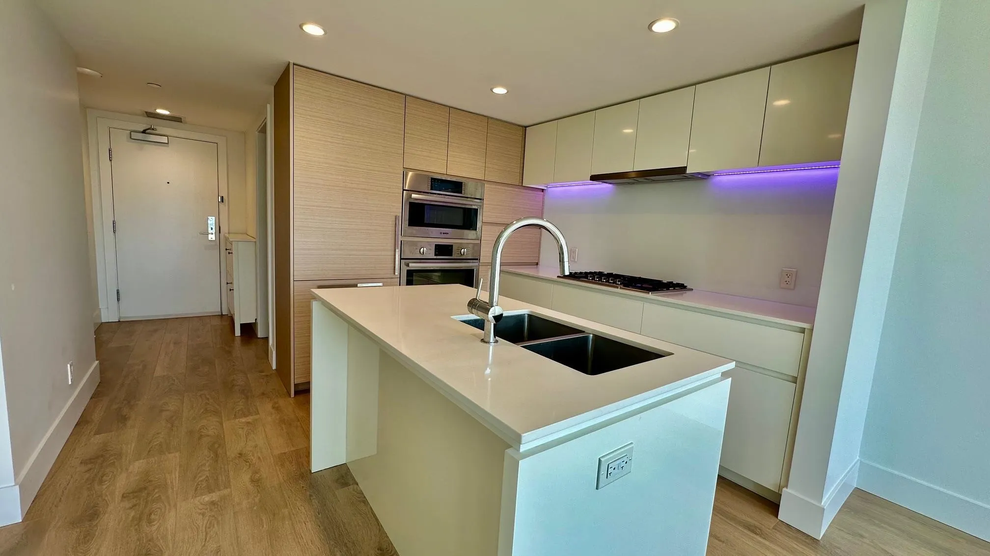 1005 5508 Hollybridge Way