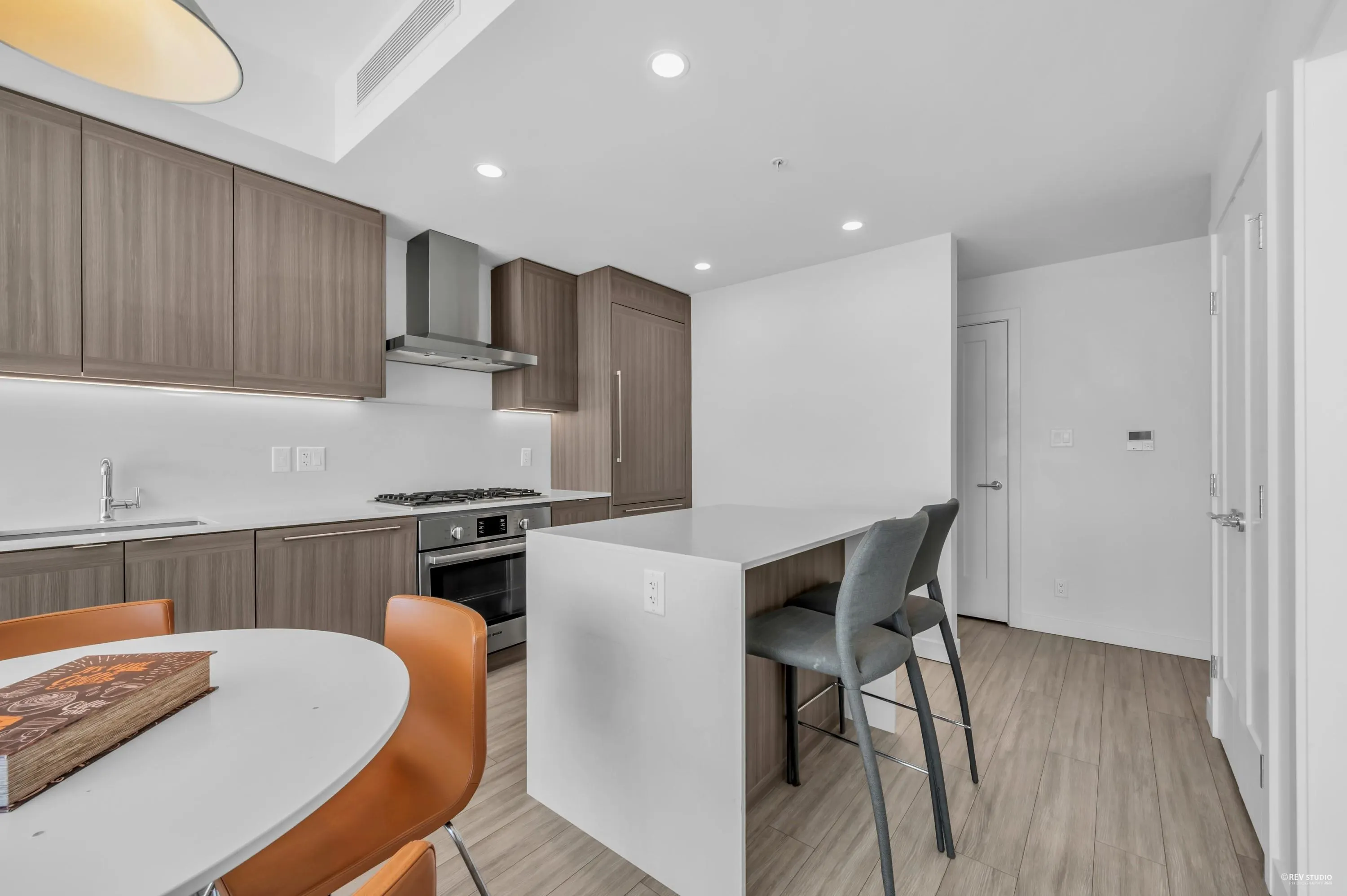 1709 2351 Beta Avenue