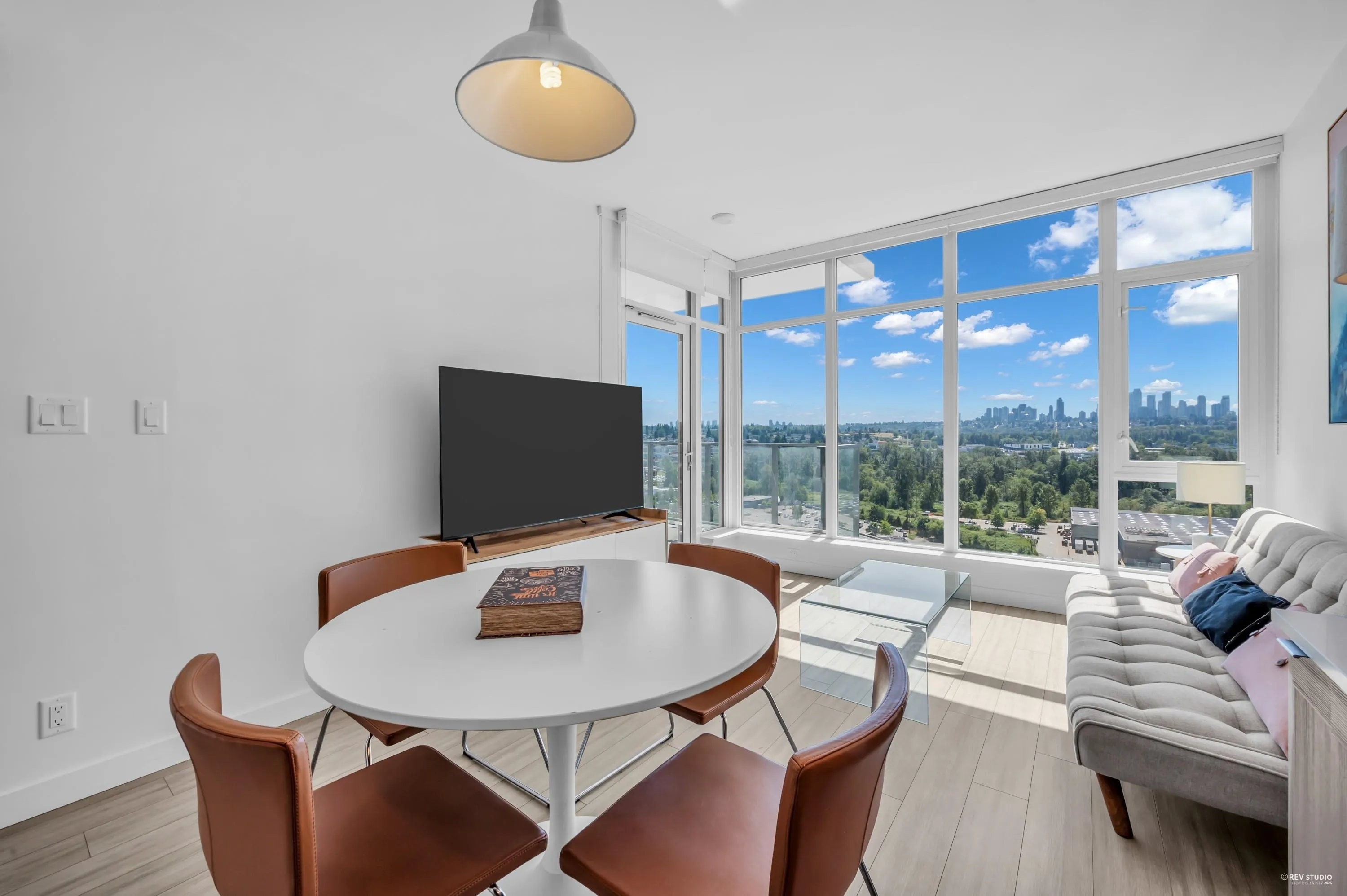 1709 2351 Beta Avenue