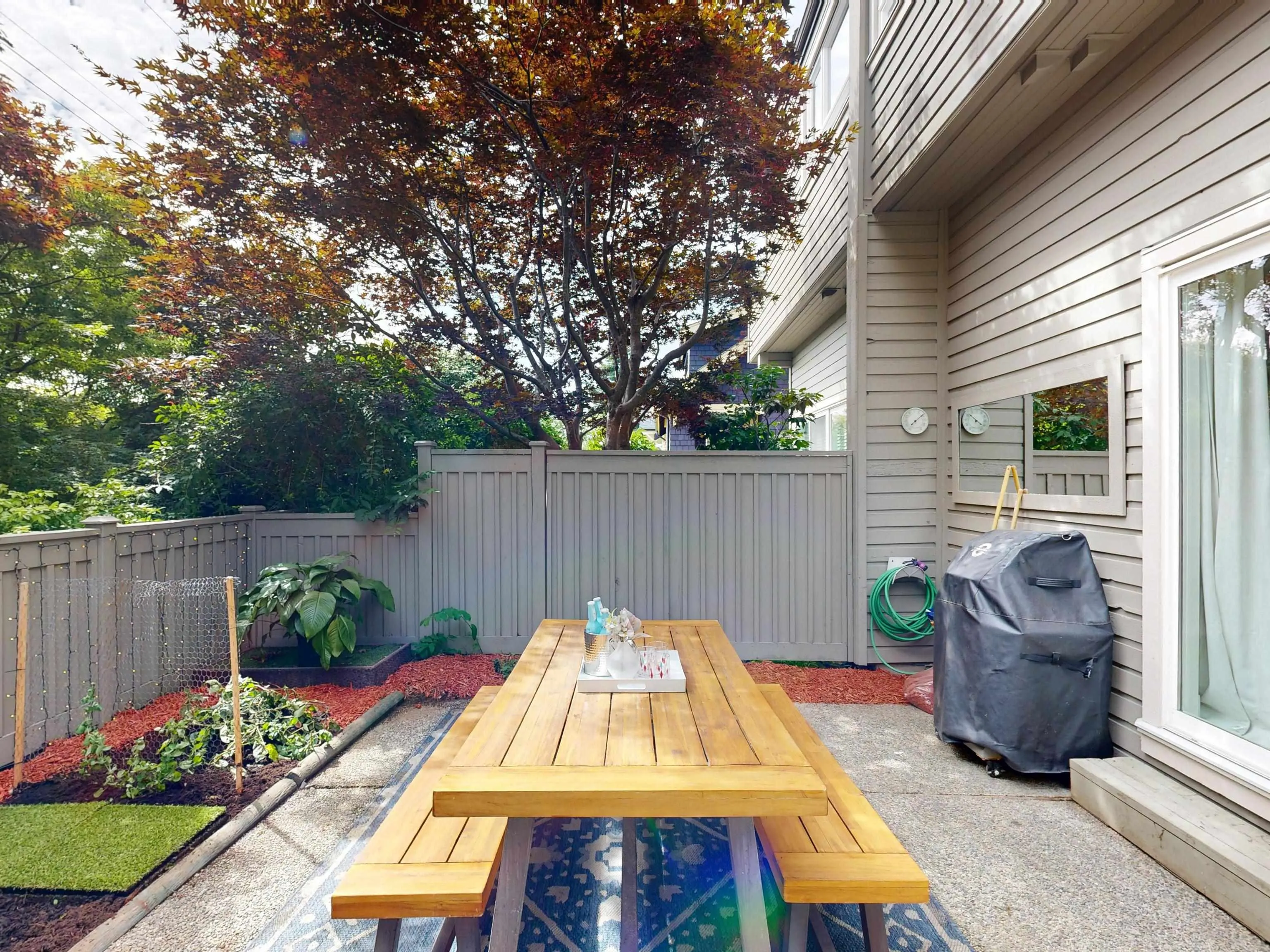 2409 W 5th Avenue