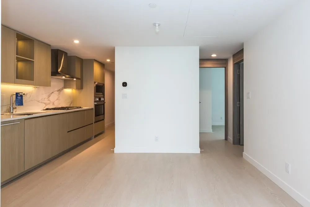 2107 13778 100 Avenue