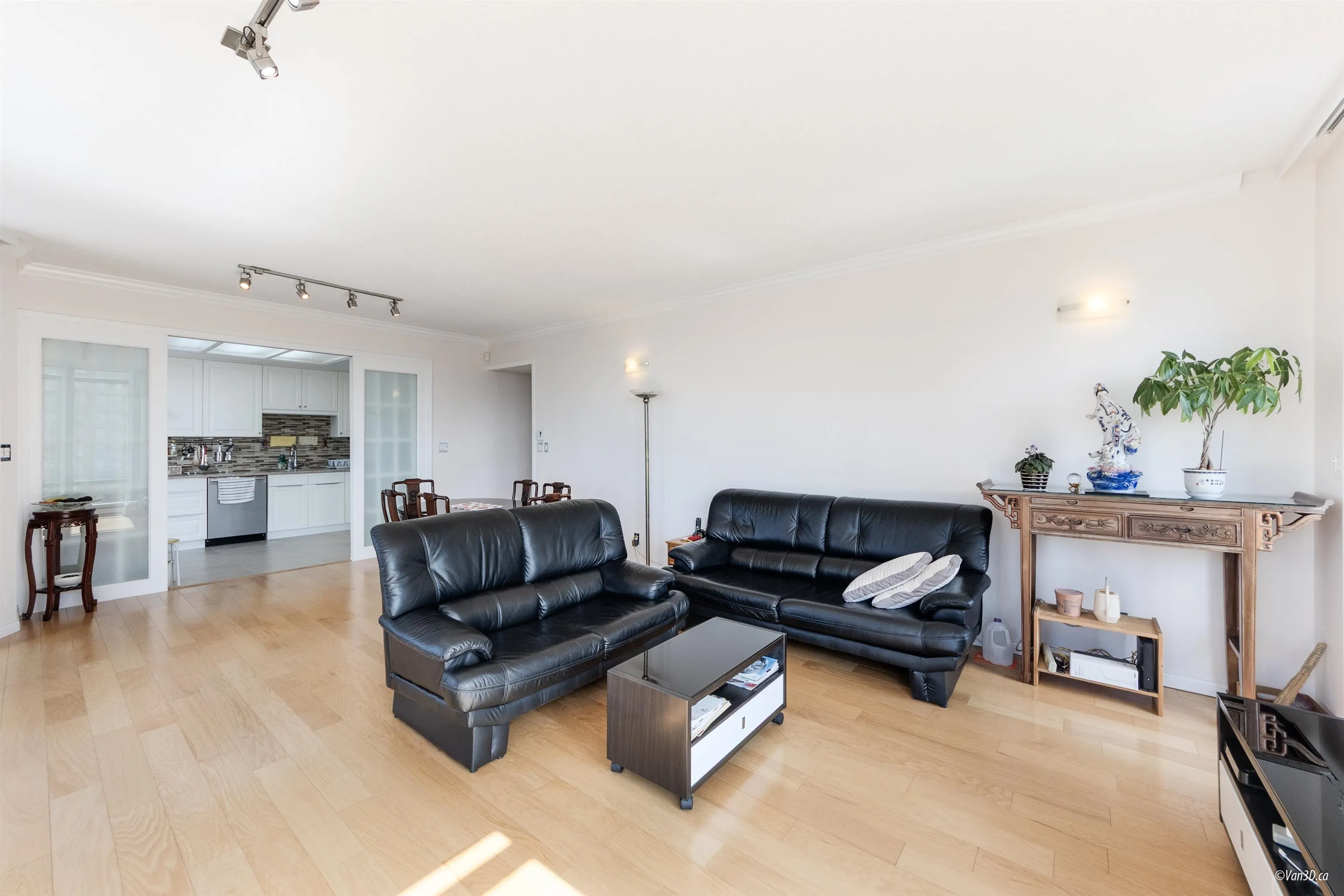1402 4603 Hazel Street