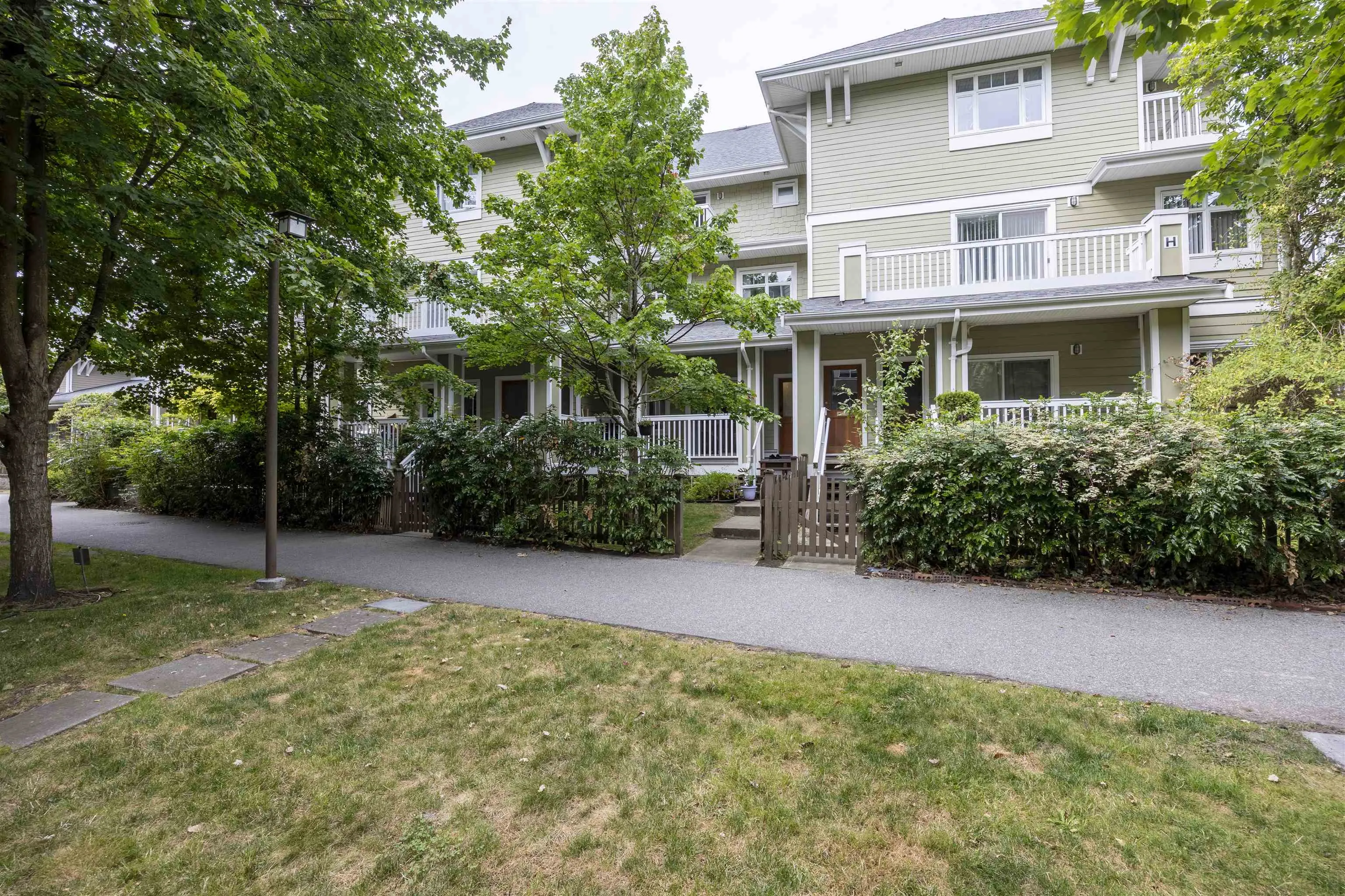 140 7388 Macpherson Avenue