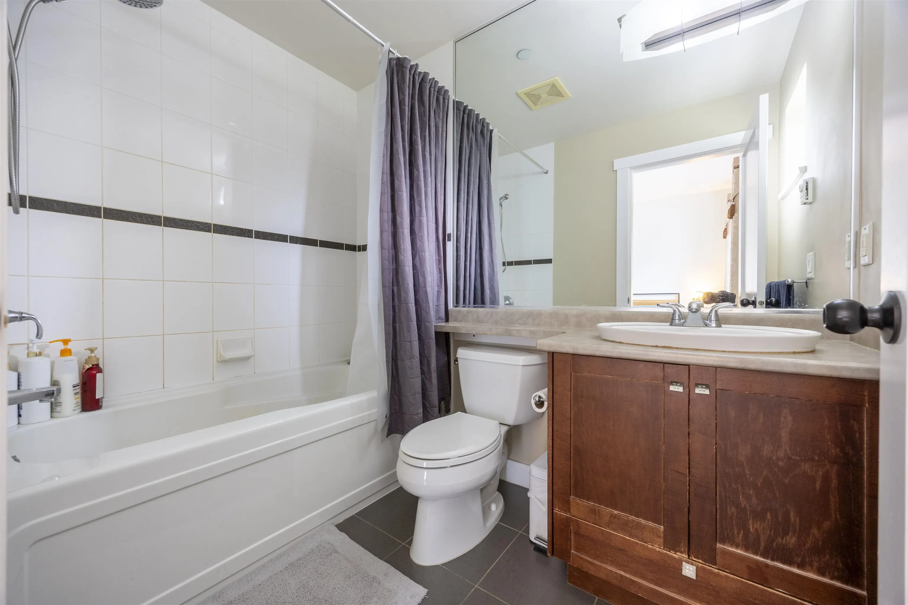 140 7388 Macpherson Avenue