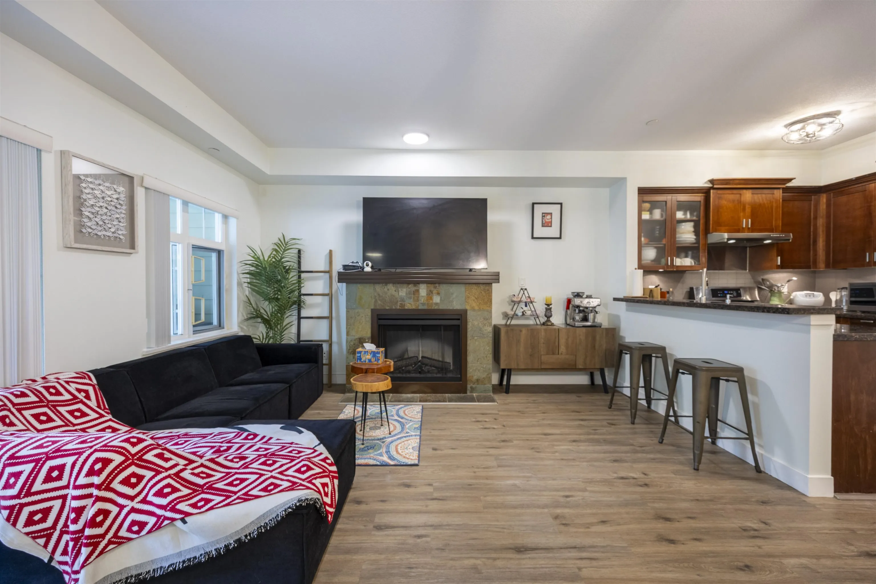 140 7388 Macpherson Avenue