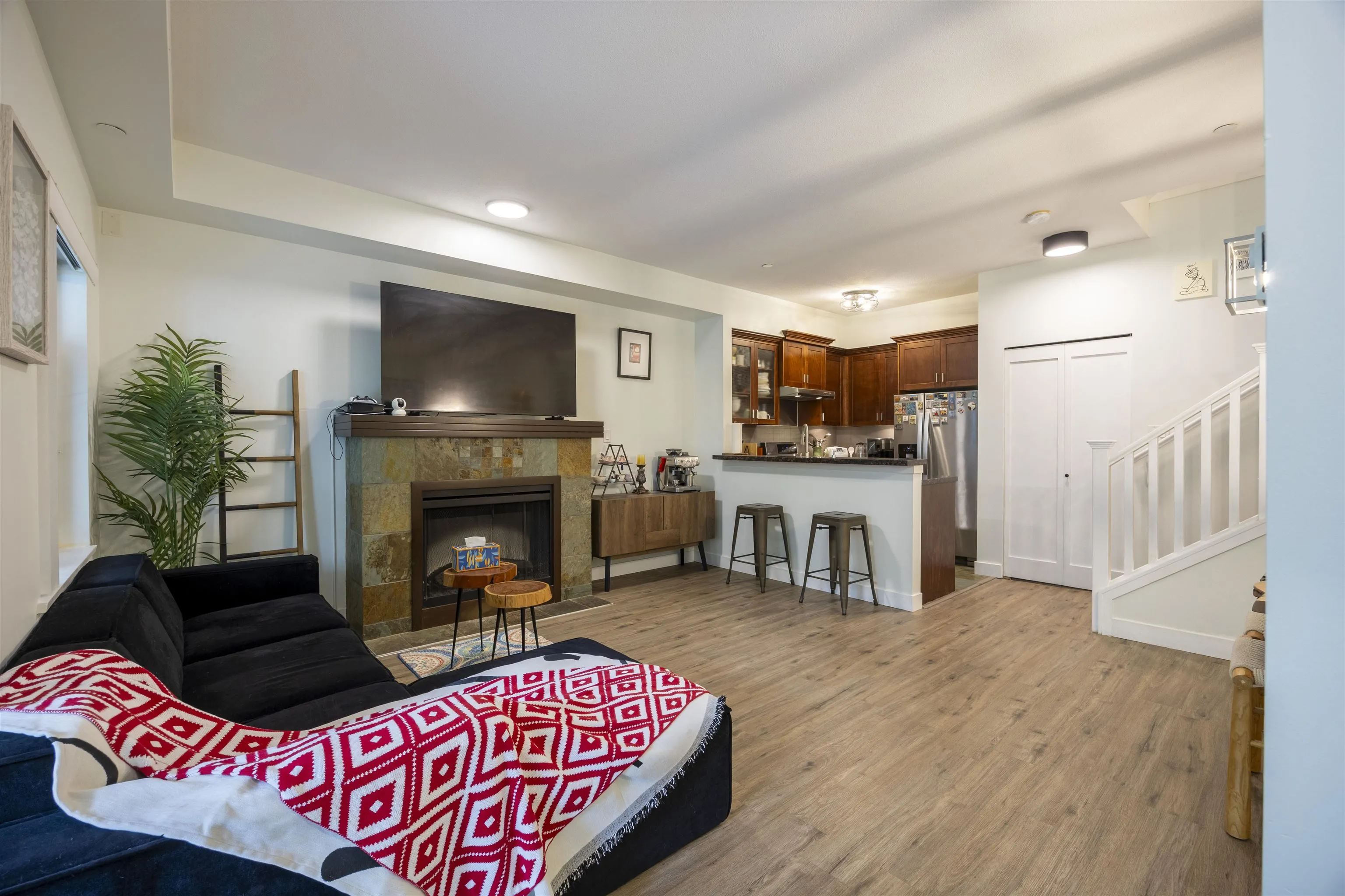 140 7388 Macpherson Avenue