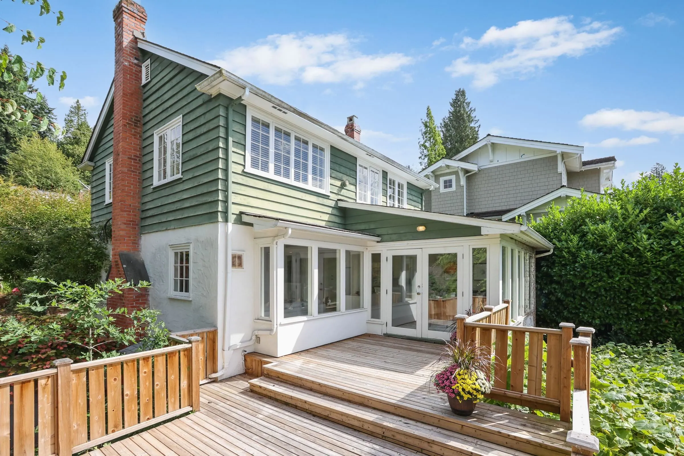 2678 Ottawa Avenue