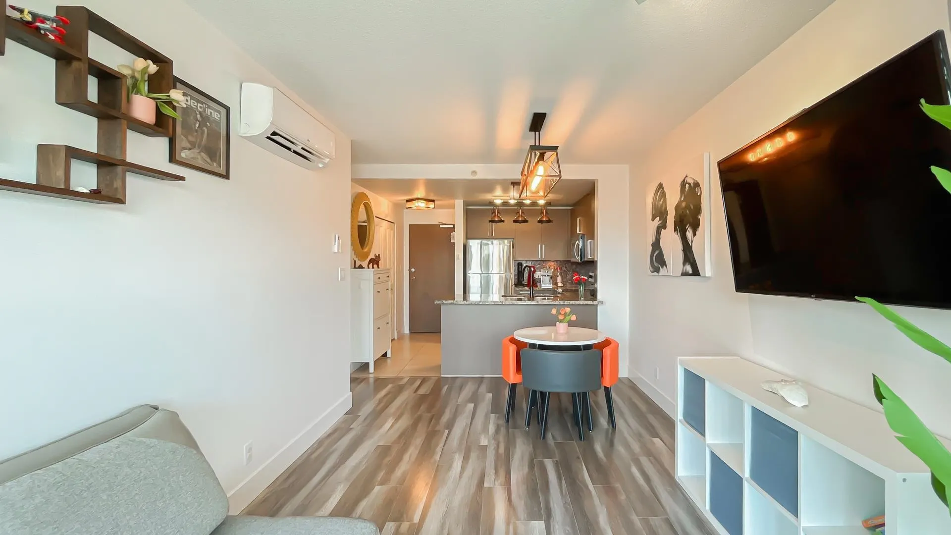 1803 888 Carnarvon Street
