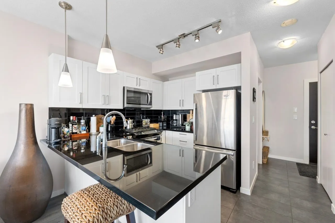 3005 2133 Douglas Road