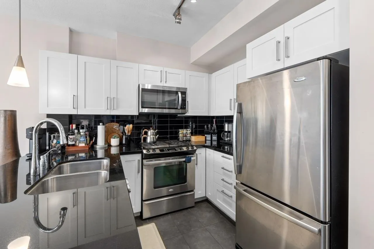 3005 2133 Douglas Road