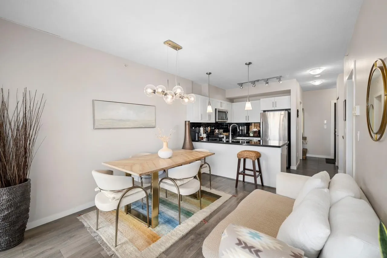 3005 2133 Douglas Road