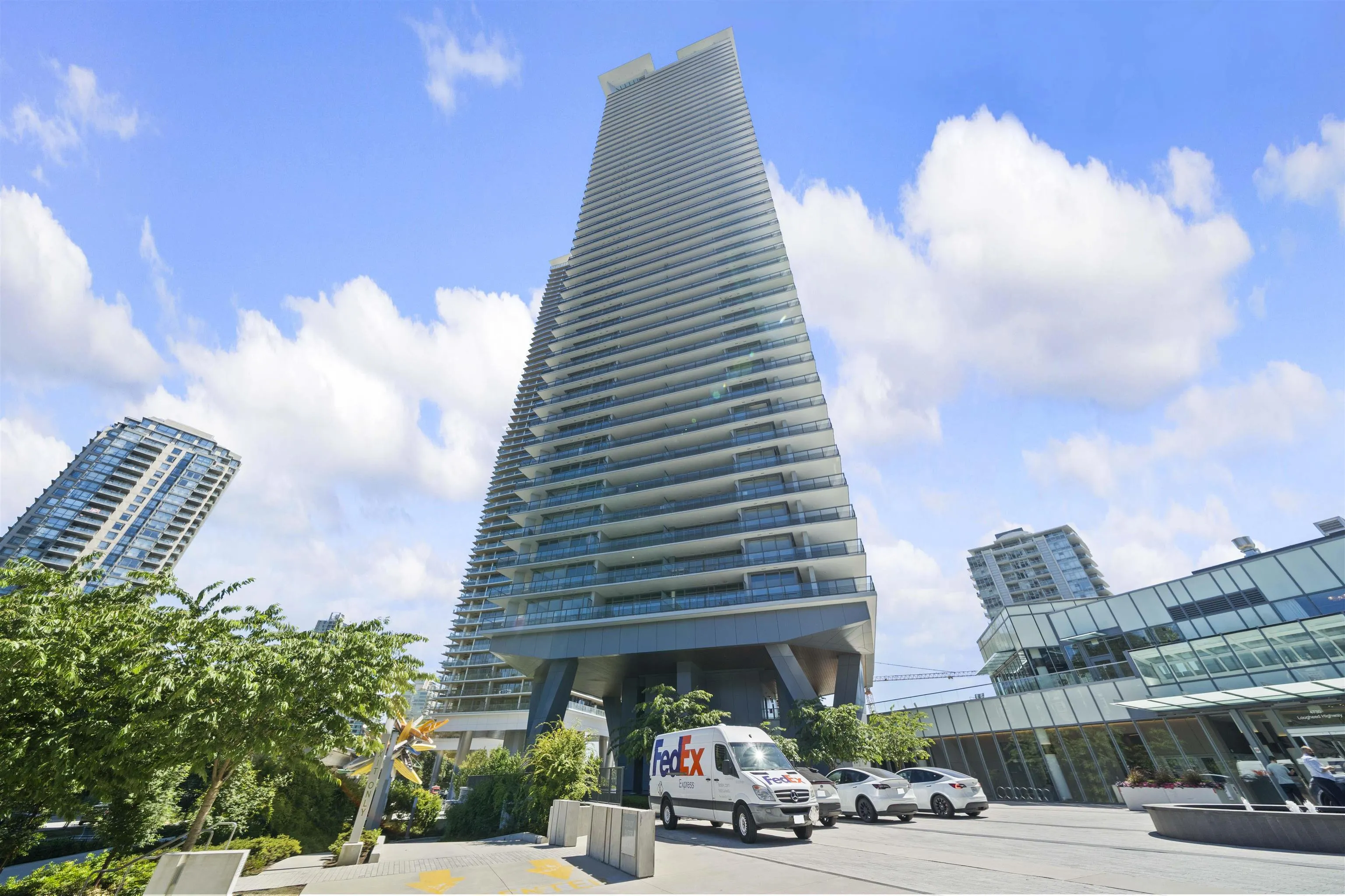 511 4730 Lougheed Highway