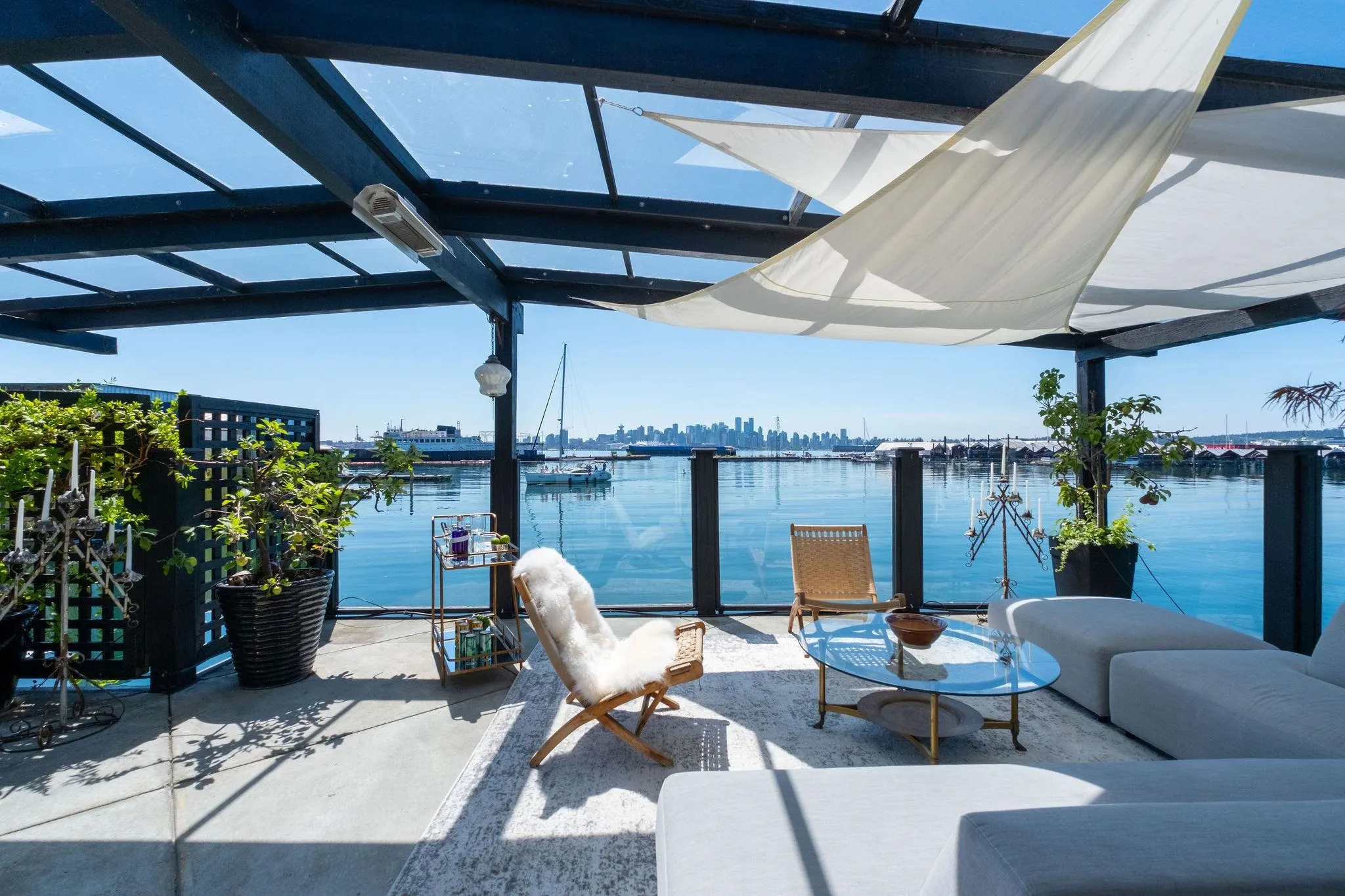 A27 415 W Esplanade Avenue