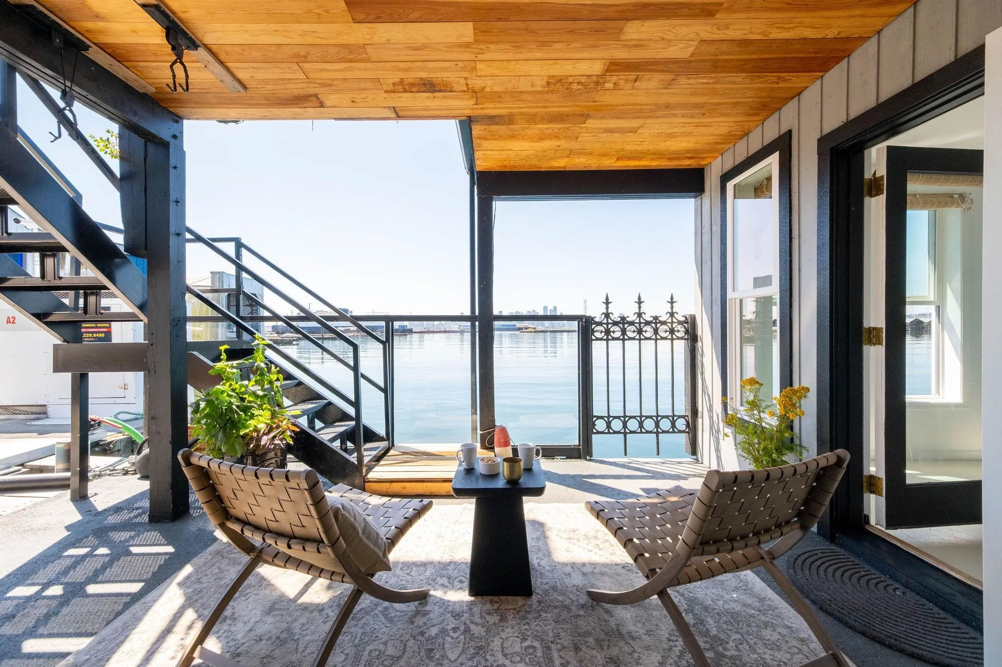 A27 415 W Esplanade Avenue
