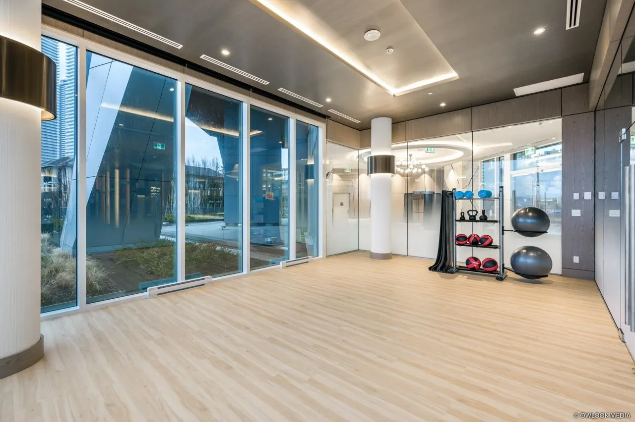 2202 4730 Lougheed Highway