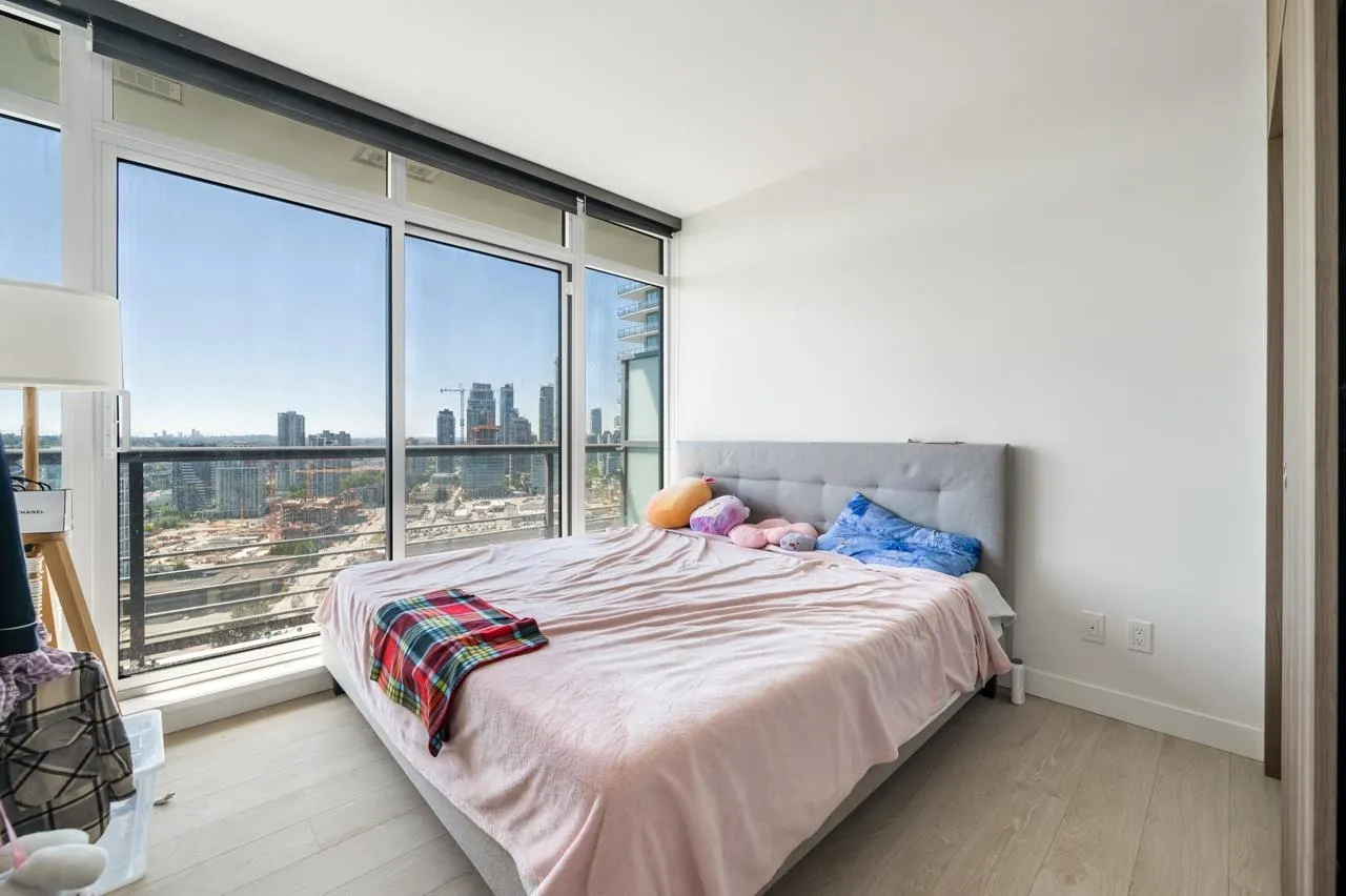 2202 4730 Lougheed Highway