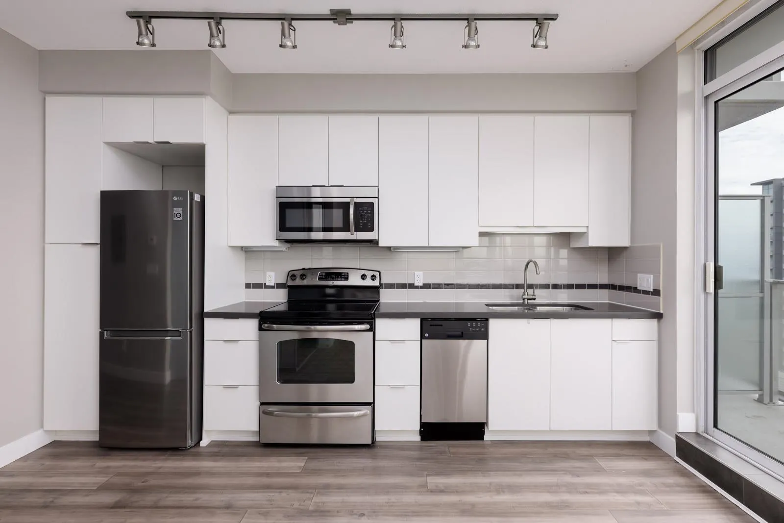1004 9025 Highland Court
