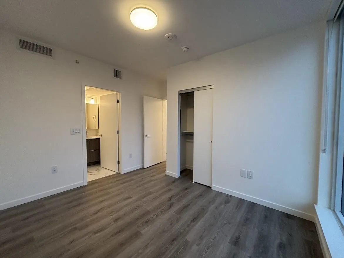 2304 10333 133 Street