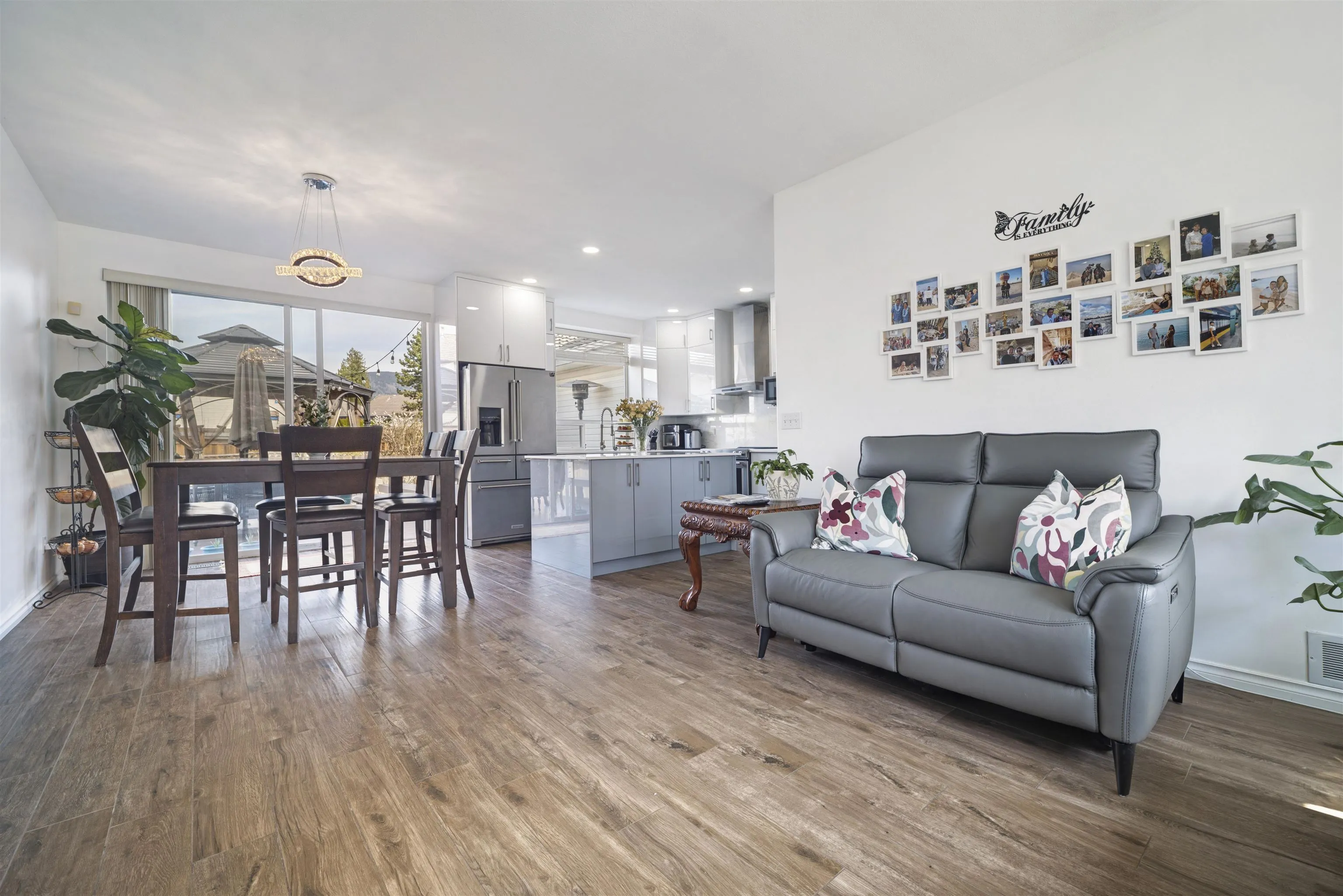 1355 Riverwood Gate