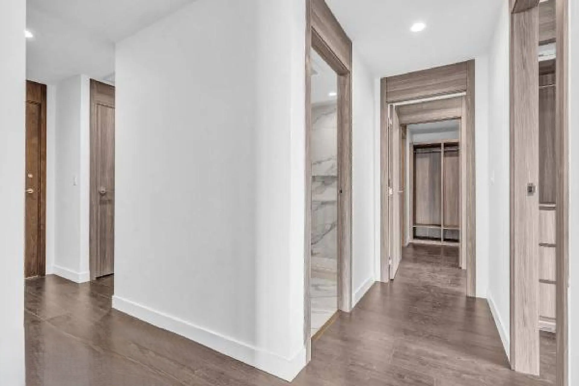 5303 4480 Lougheed Highway