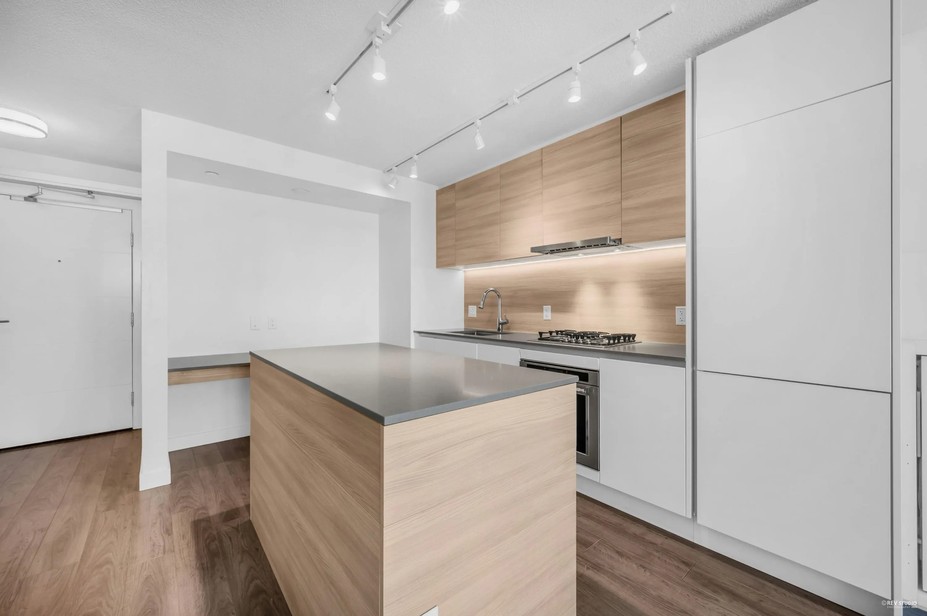 2003 988 Quayside Drive