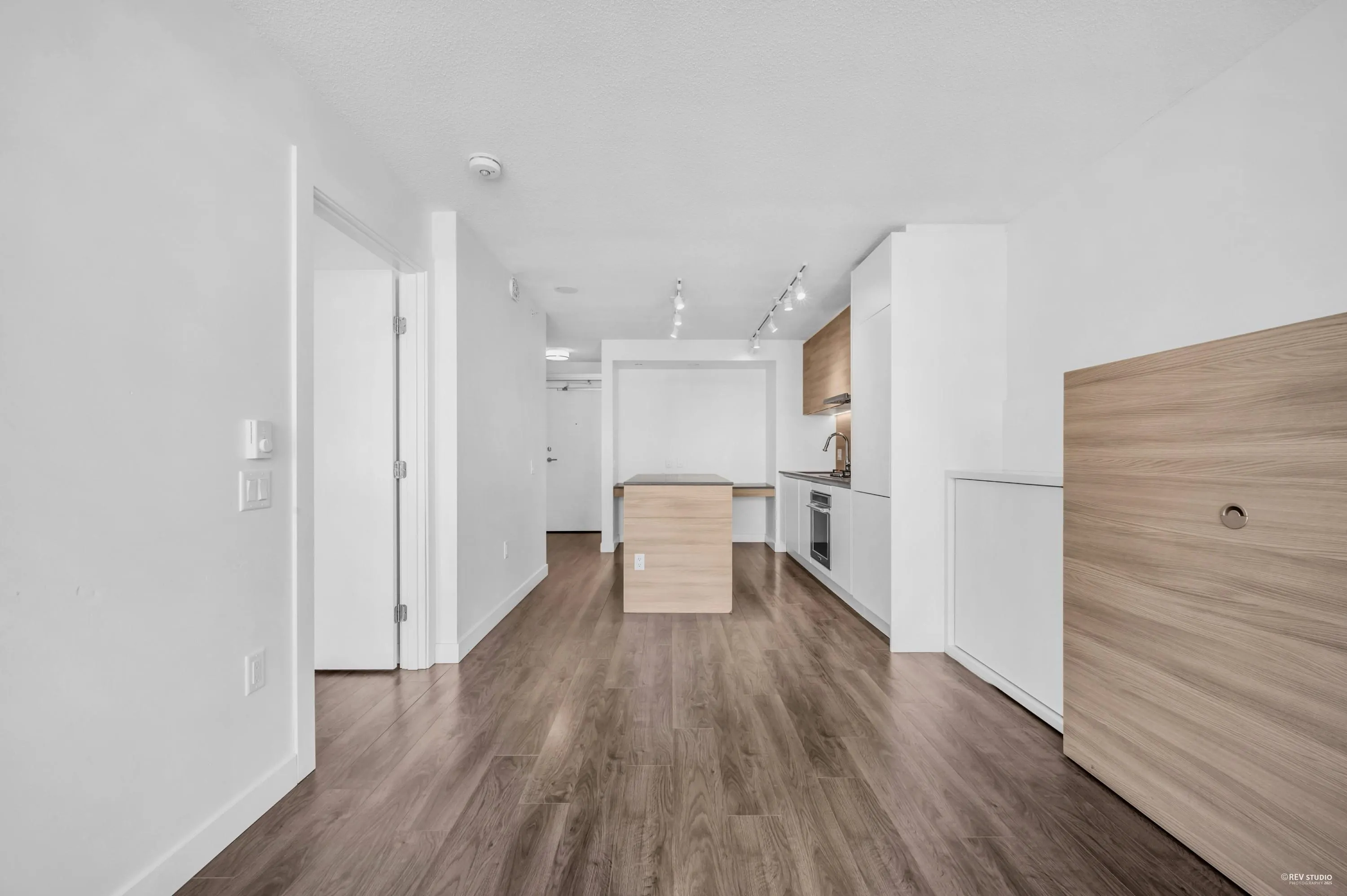 2003 988 Quayside Drive