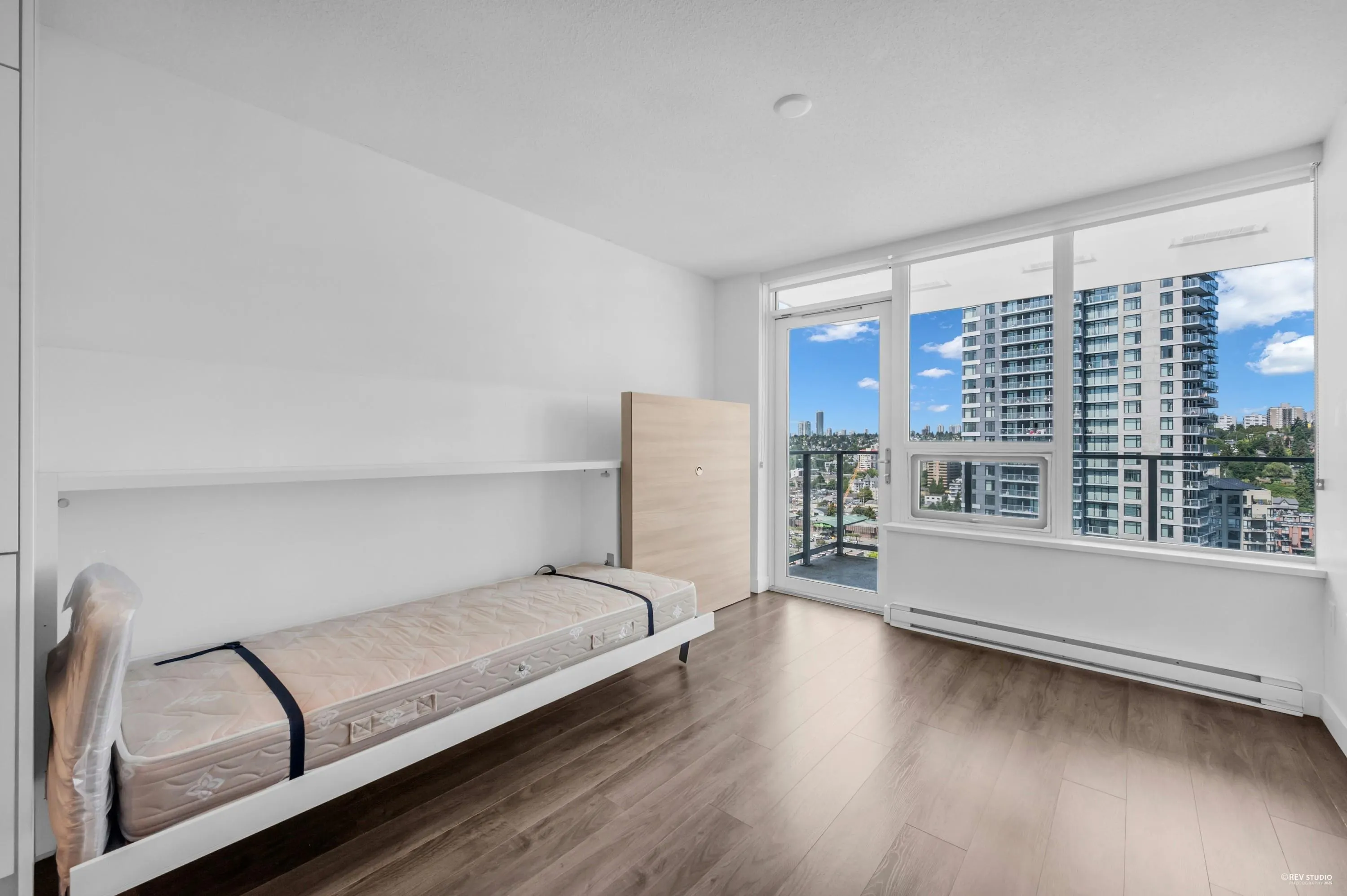 2003 988 Quayside Drive