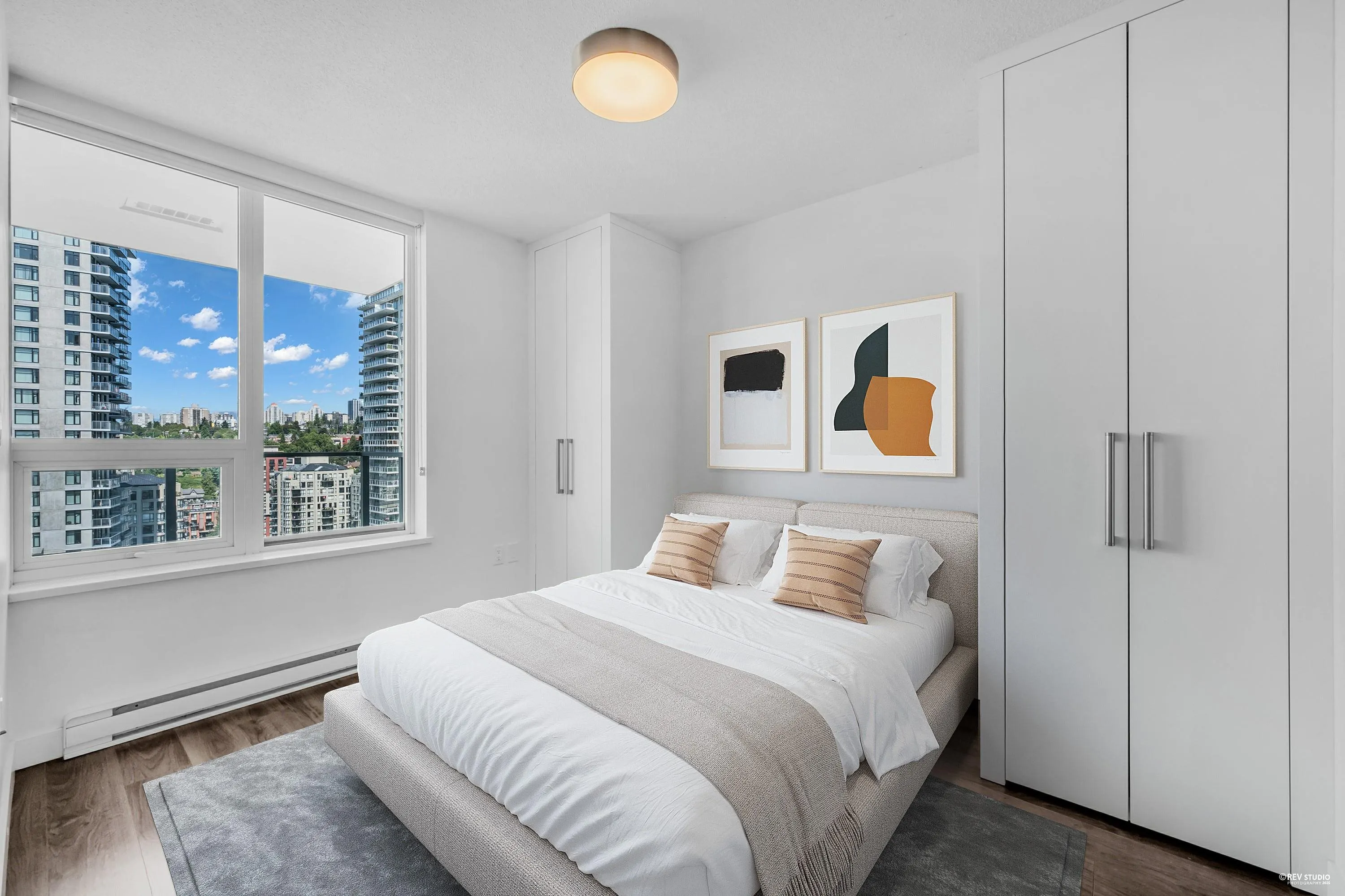 2003 988 Quayside Drive