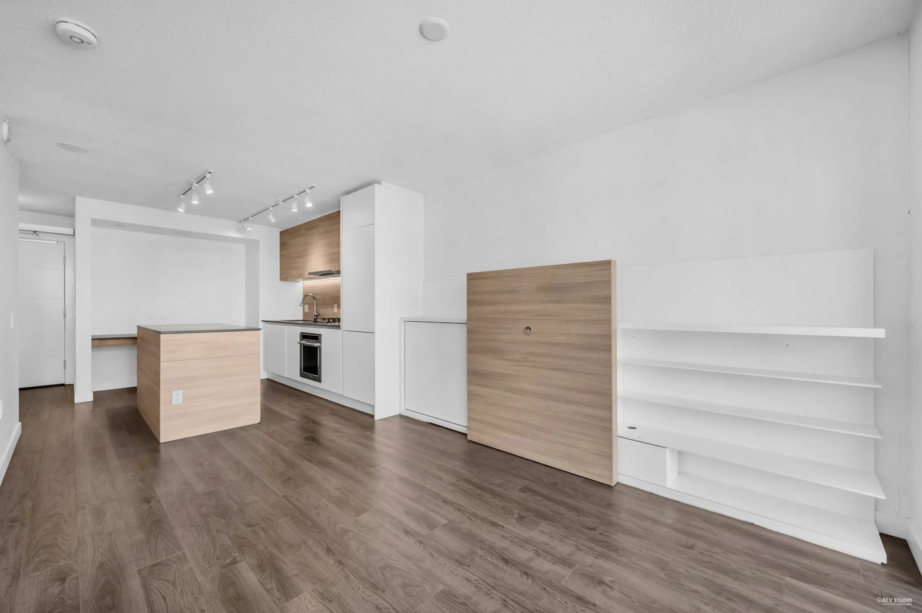 2003 988 Quayside Drive