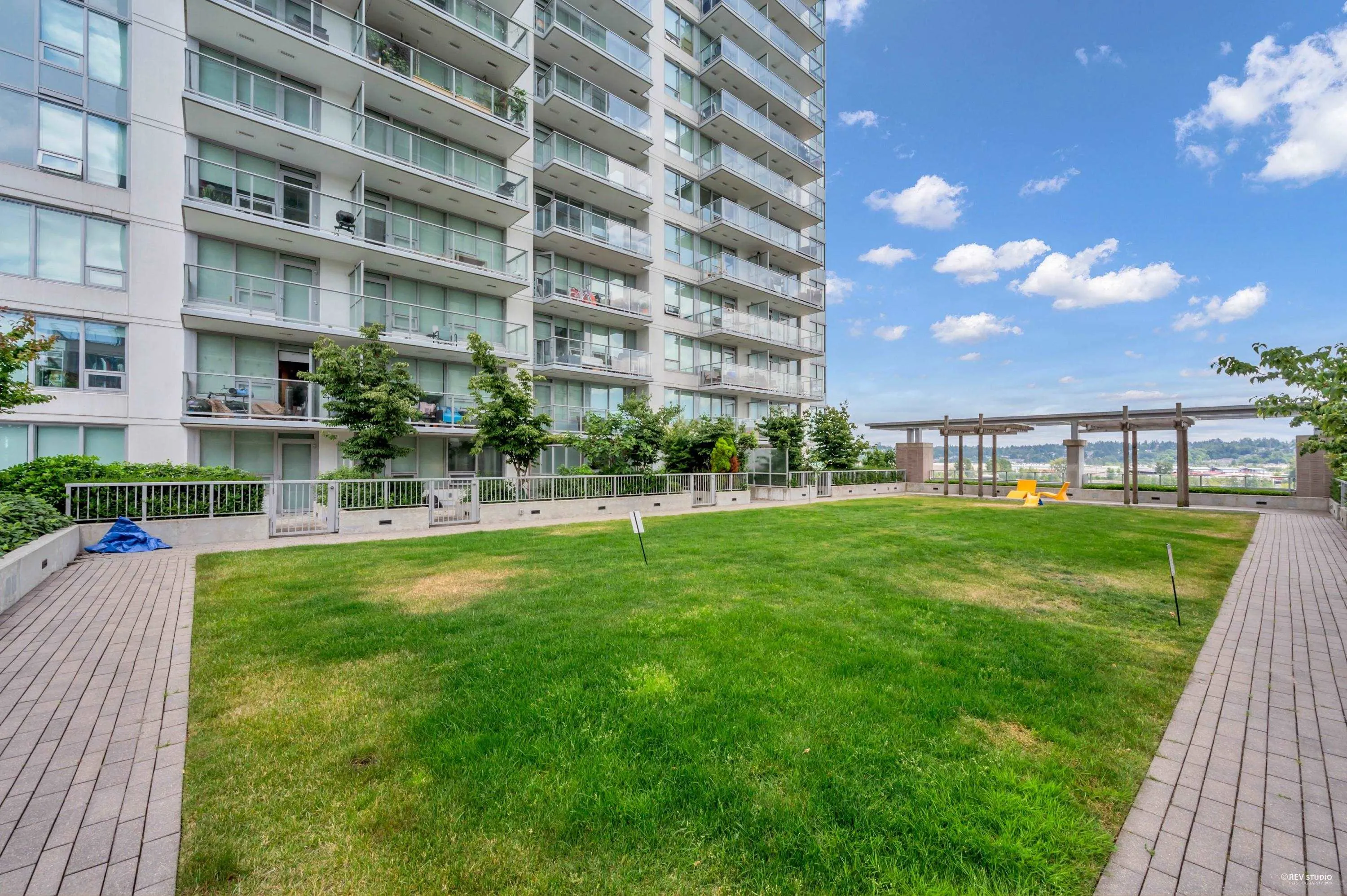 2003 988 Quayside Drive