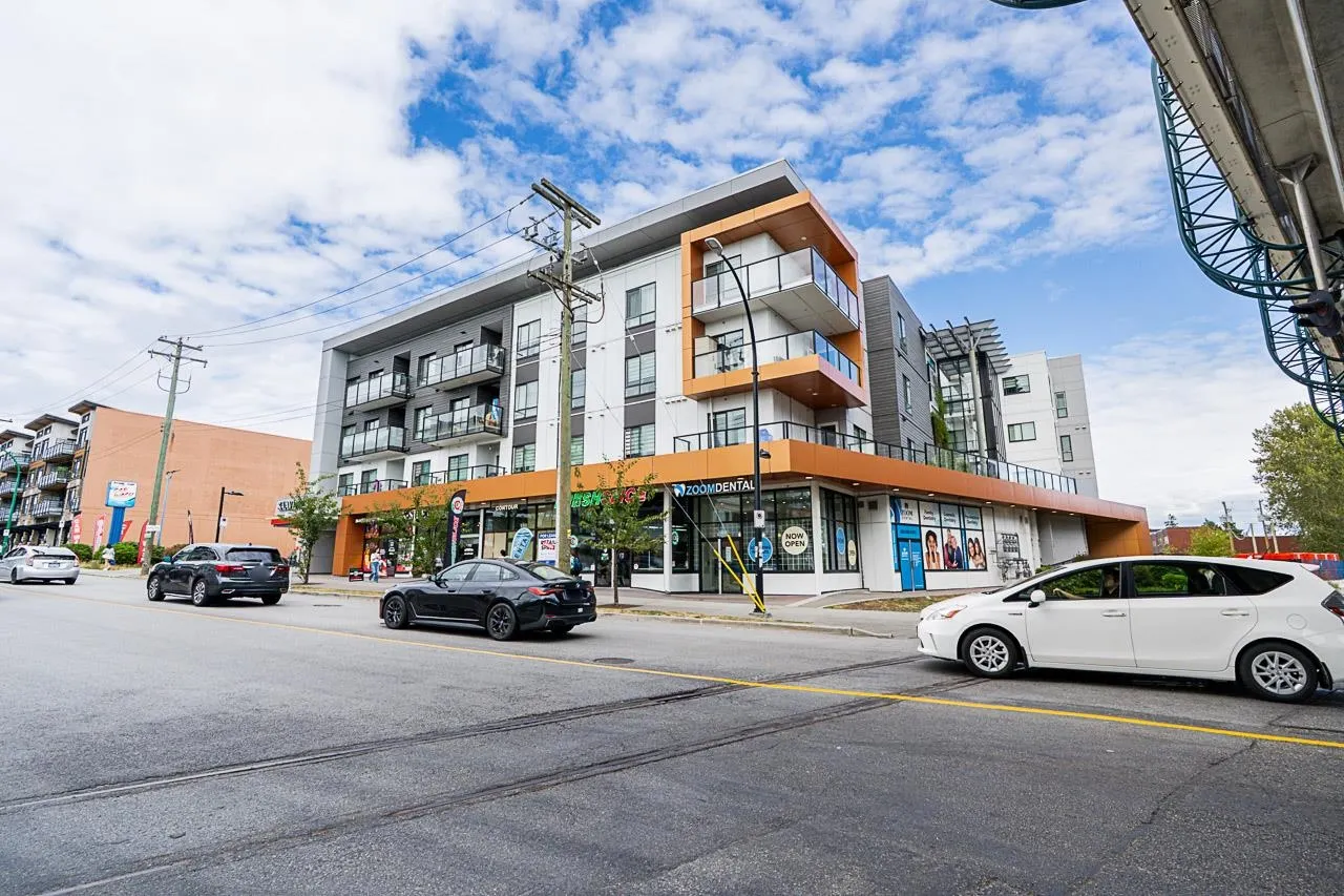 307 6968 Royal Oak Avenue