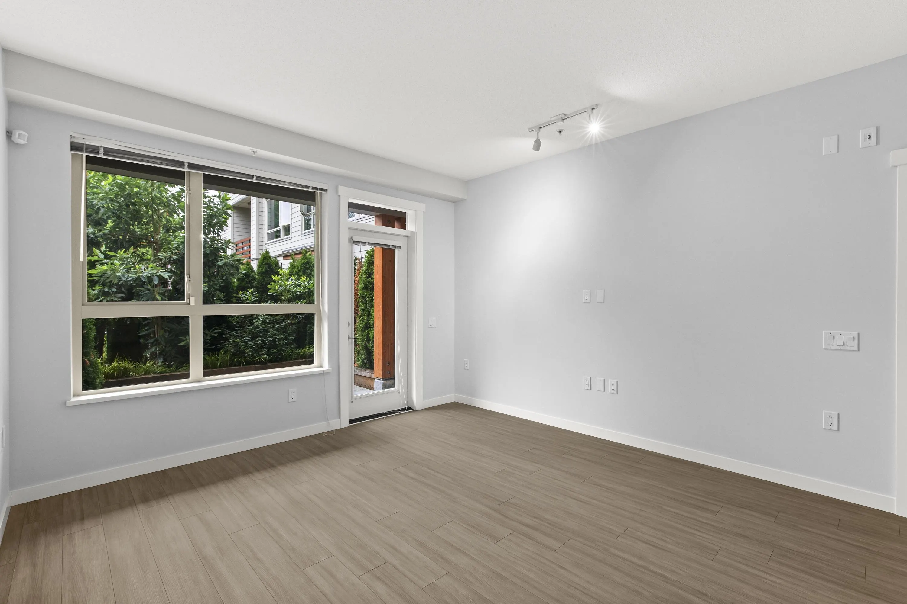 110 2663 Library Lane
