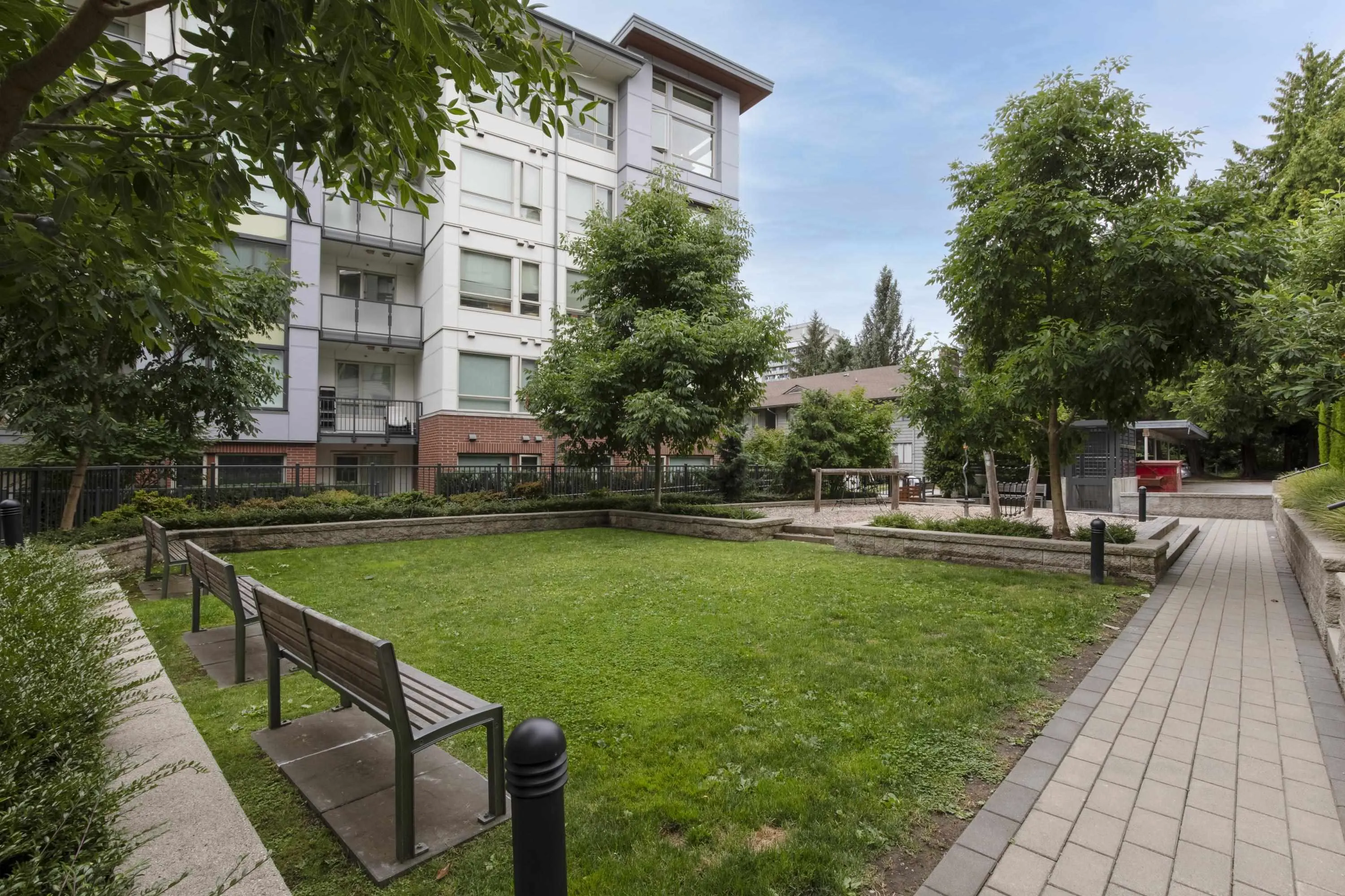 110 2663 Library Lane