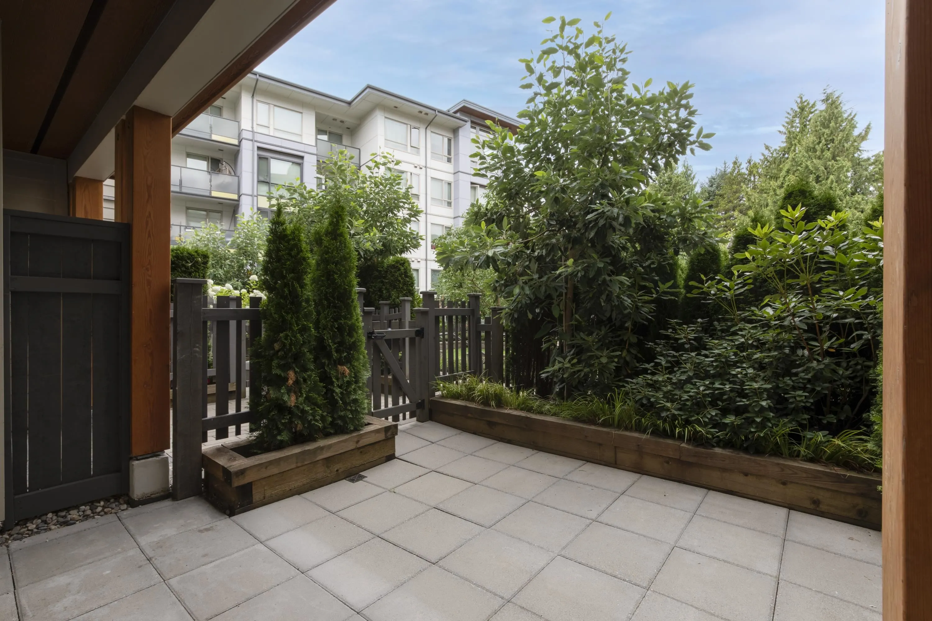 110 2663 Library Lane