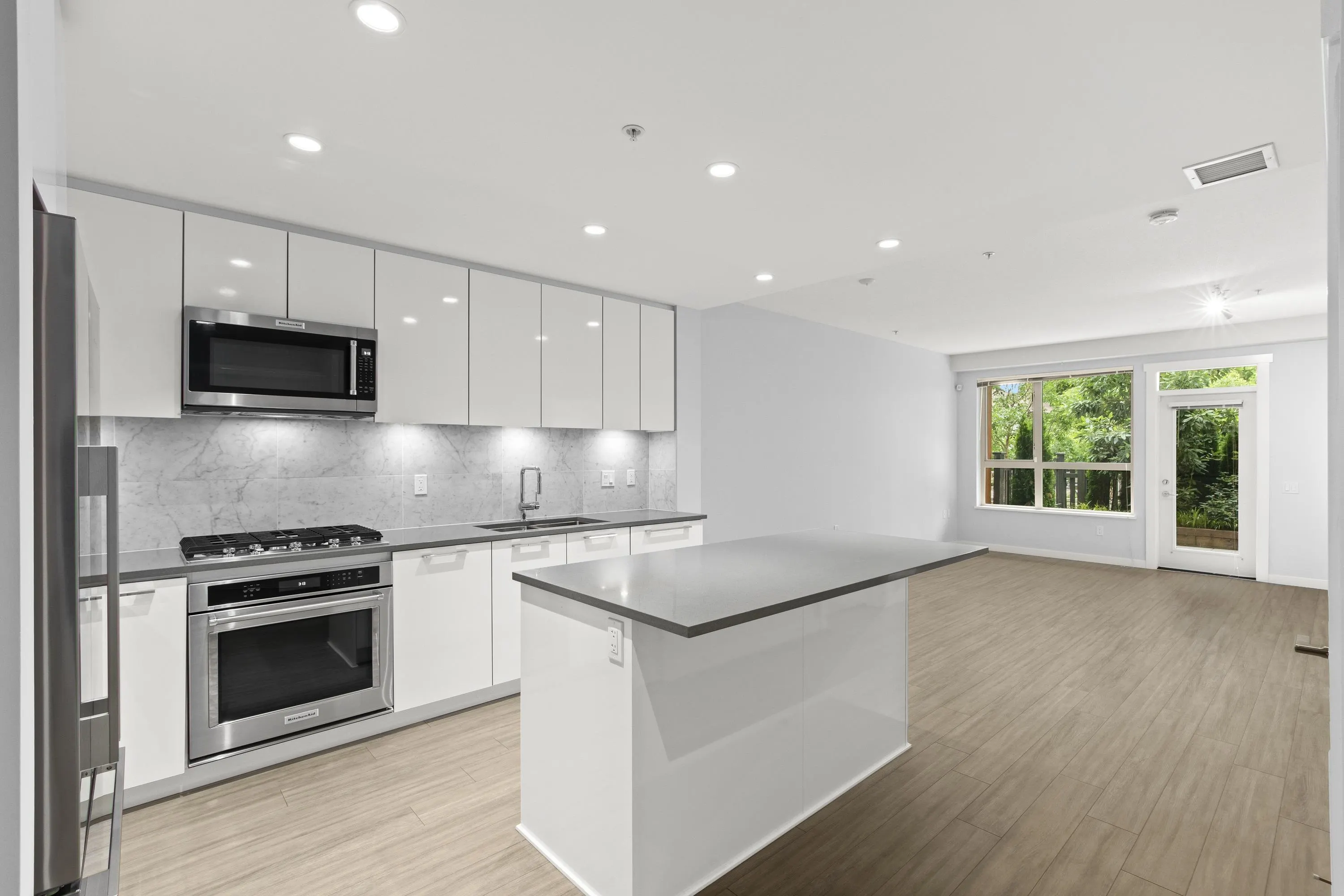 110 2663 Library Lane
