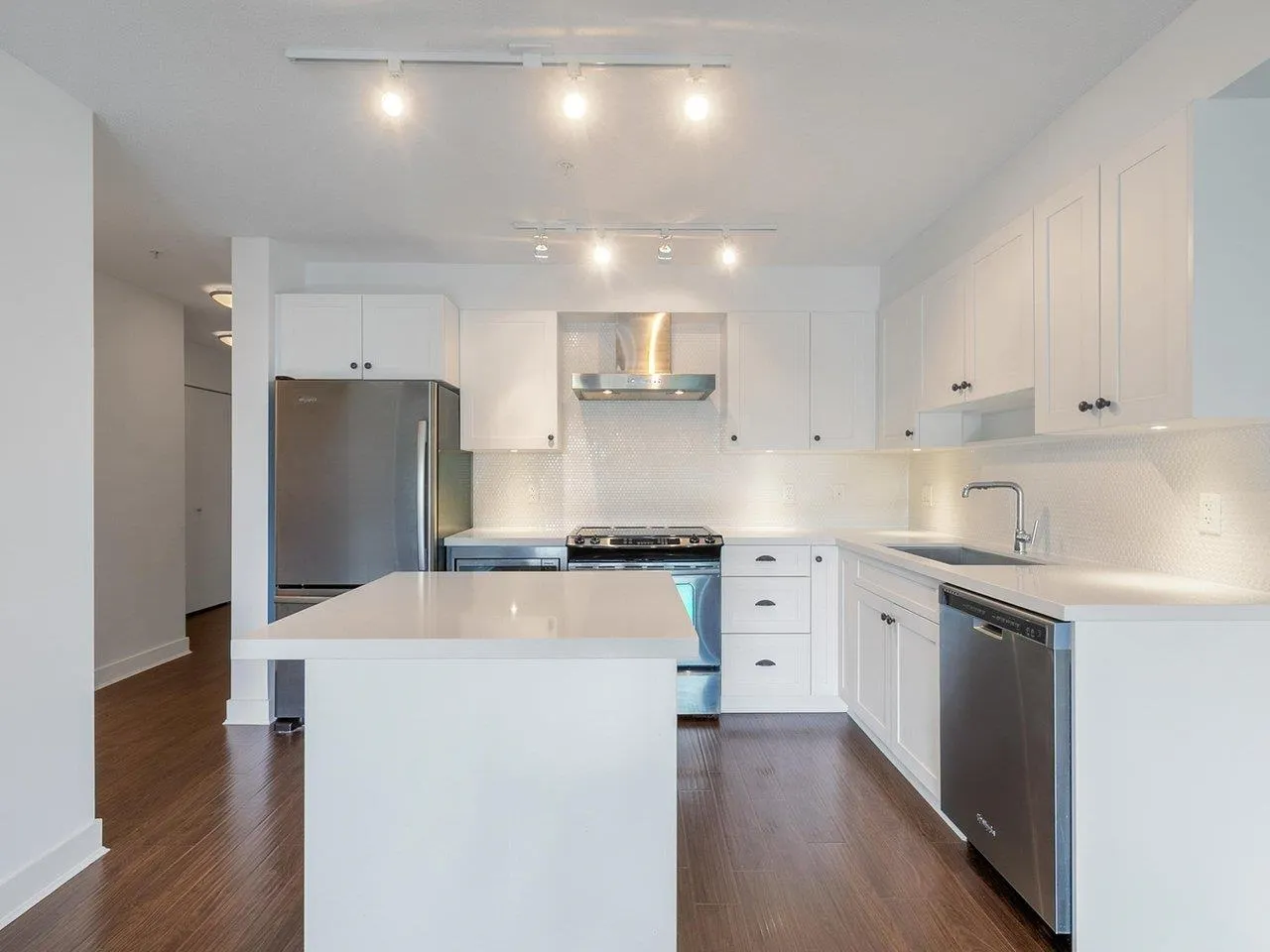 201 500 Royal Avenue