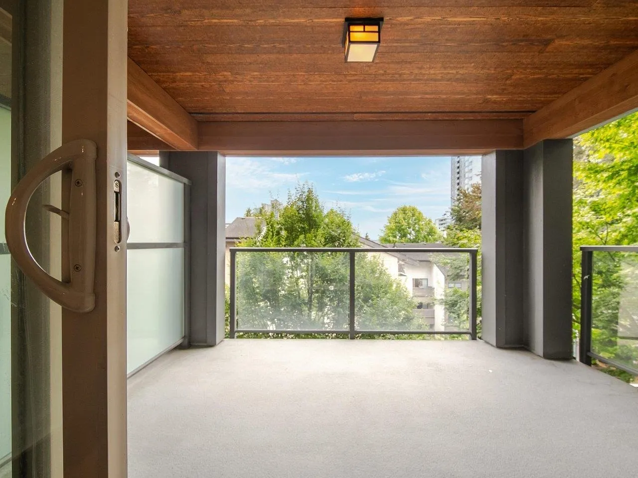 201 500 Royal Avenue