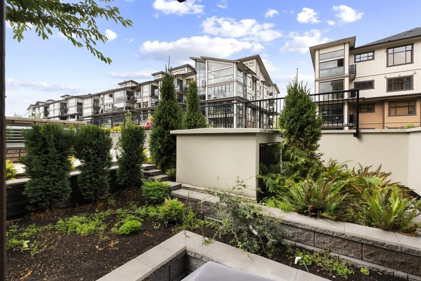212 20376 86 Avenue