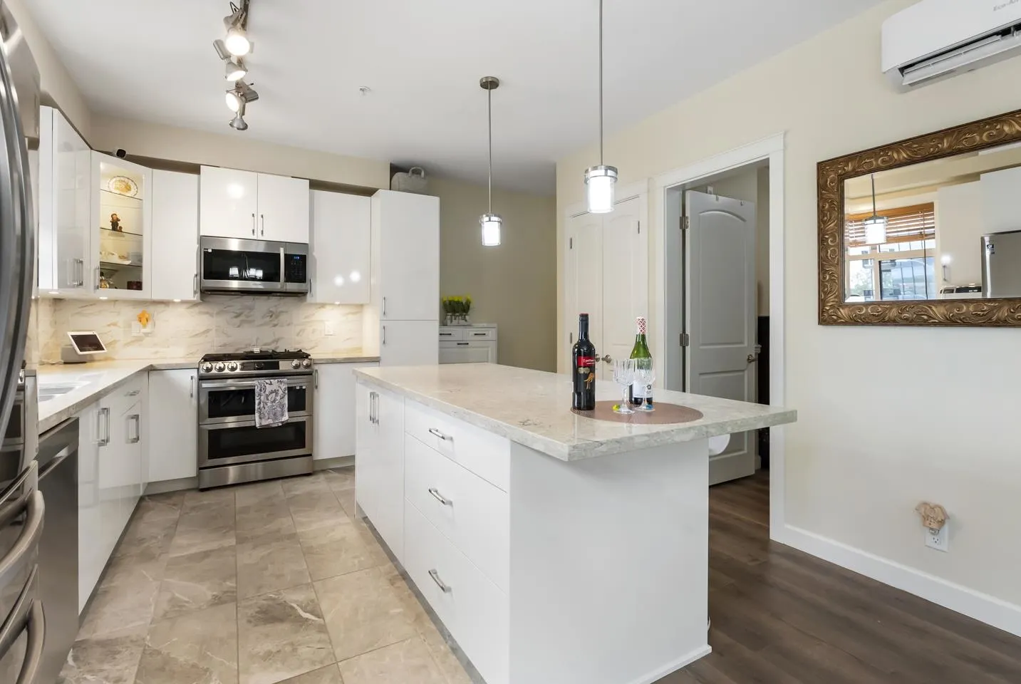 212 20376 86 Avenue
