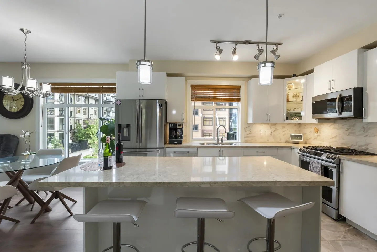 212 20376 86 Avenue