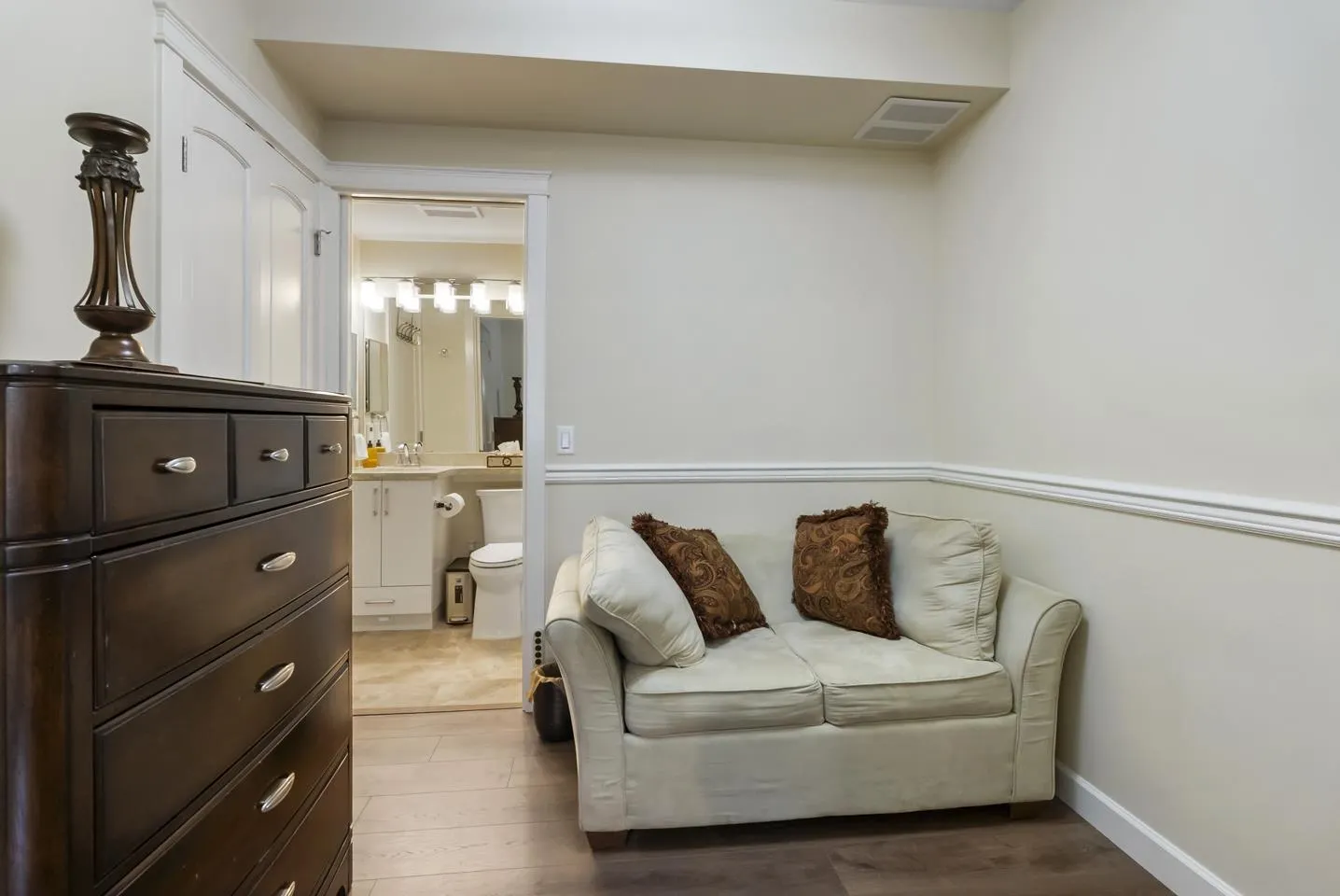 212 20376 86 Avenue