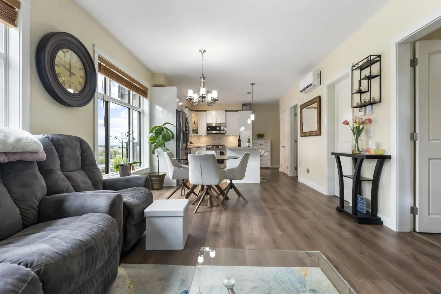 212 20376 86 Avenue