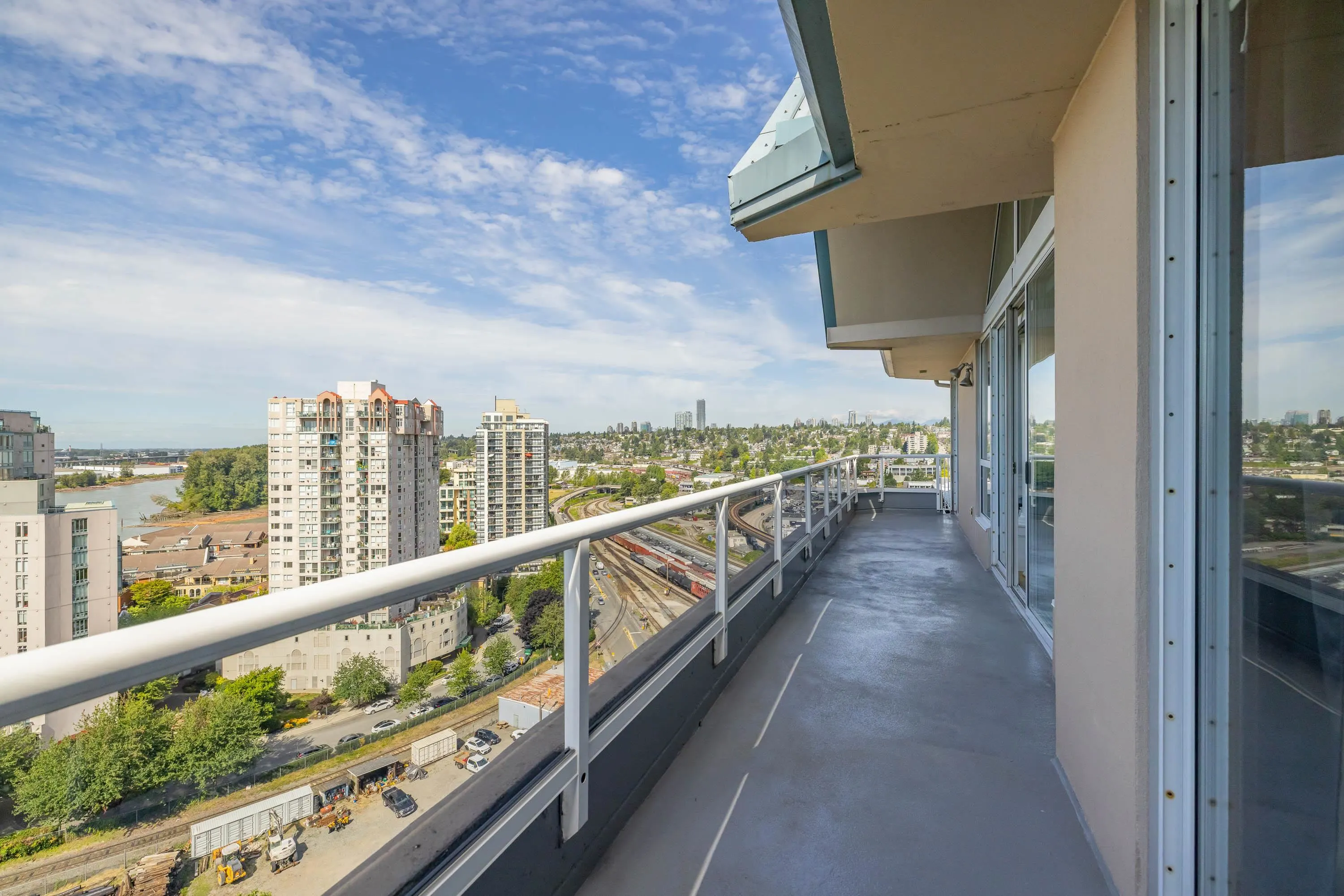 2002 1245 Quayside Drive